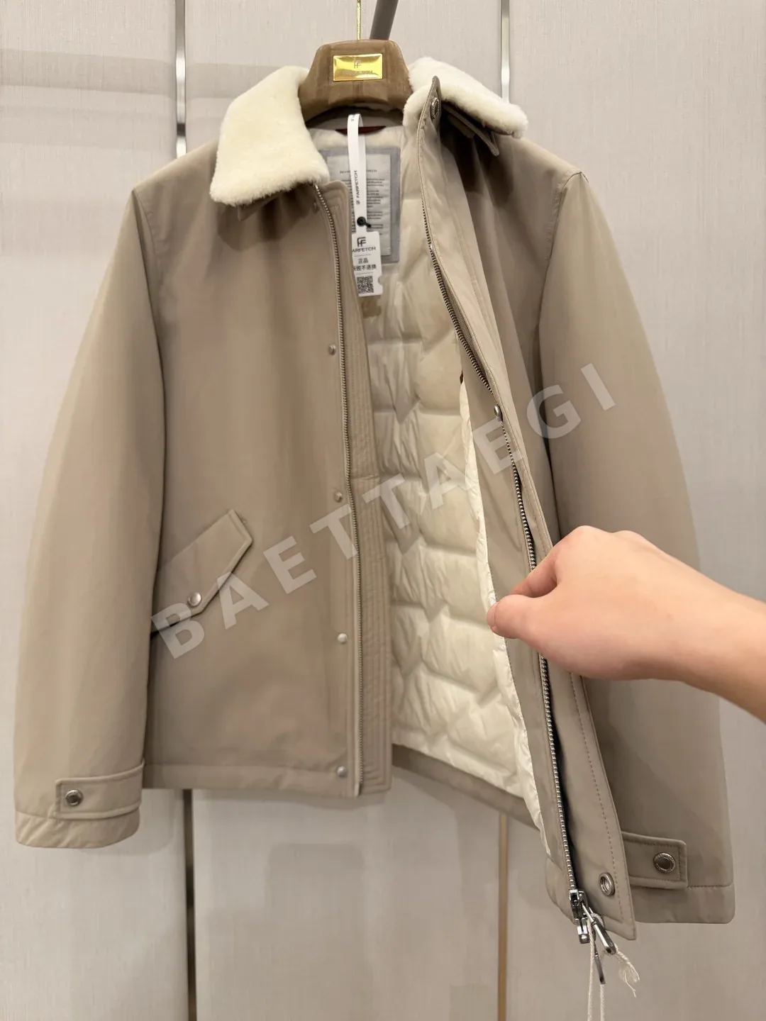 브루넬로쿠치넬리 울 카라 탈착 봄버 다운 자켓 상세 이미지 8