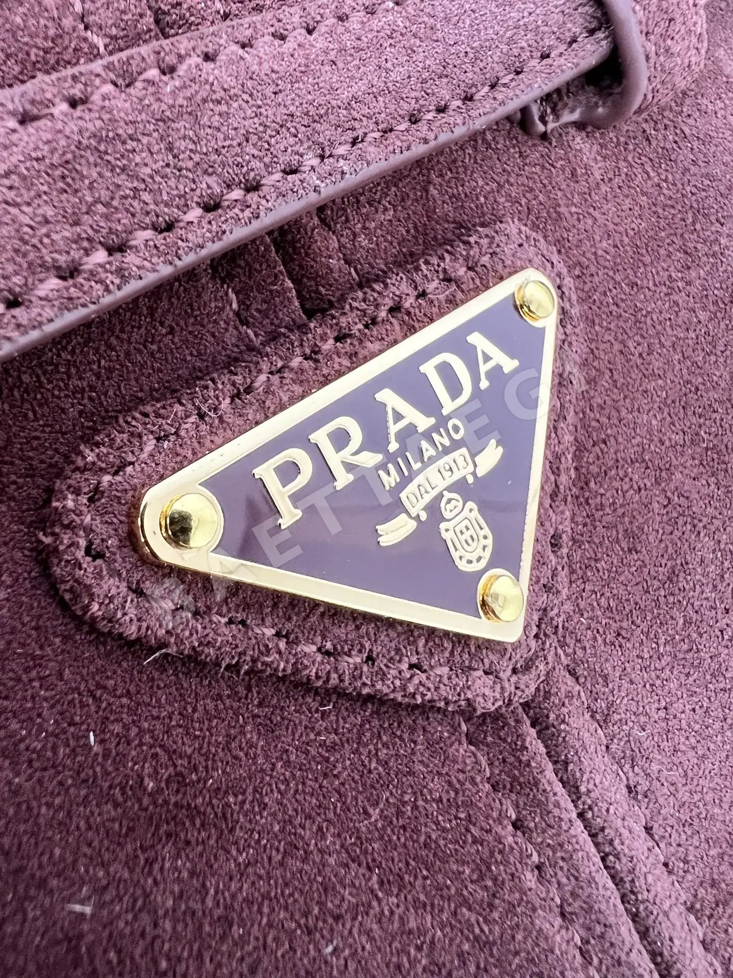 프라다 스웨이드 크로스바디 가방 클라렛 1BH215 상세 이미지 6