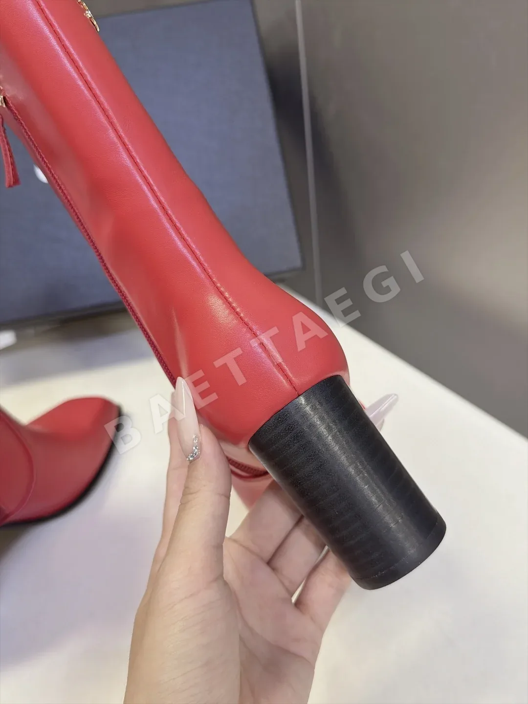 샤넬 부츠 여성 카프스킨 더블 C 로고 상세 이미지 9