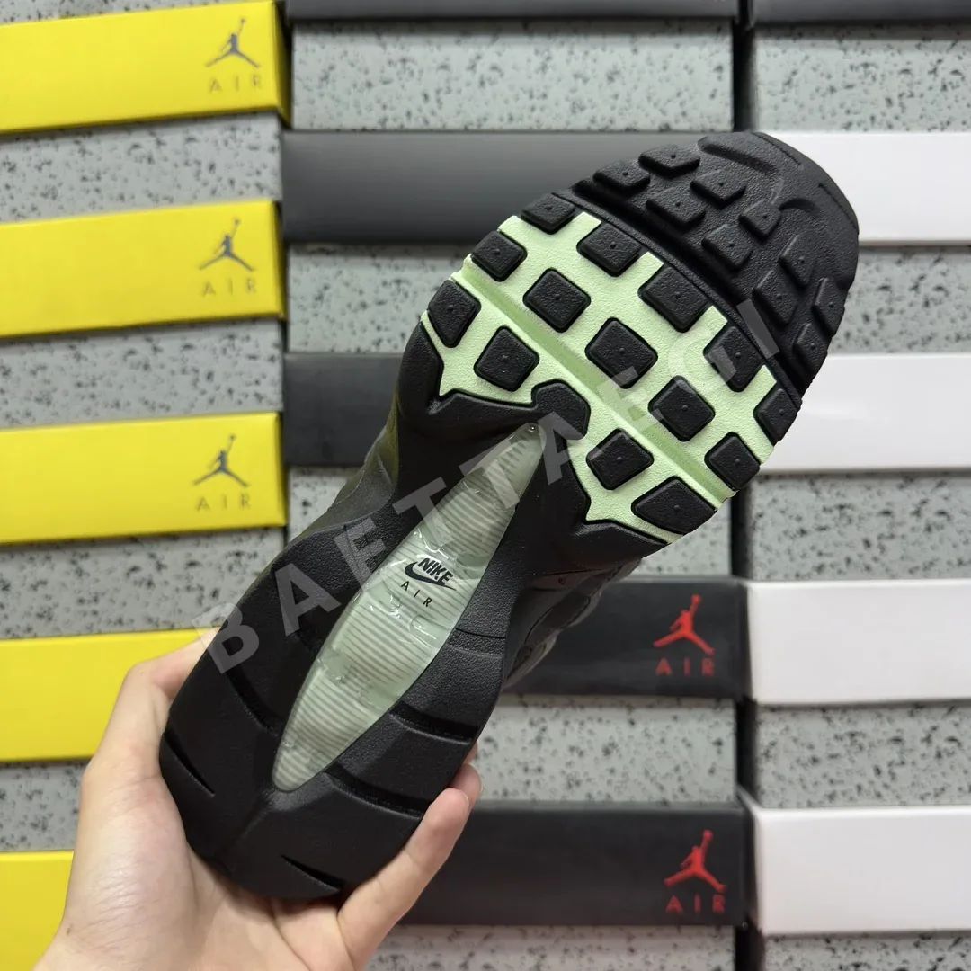 나이키 [KZ2.0] 에어 맥스 95 OG HJ5996-005 201781 Nike Air Max 95 OG Big Bubble Fresh 상세 이미지 8