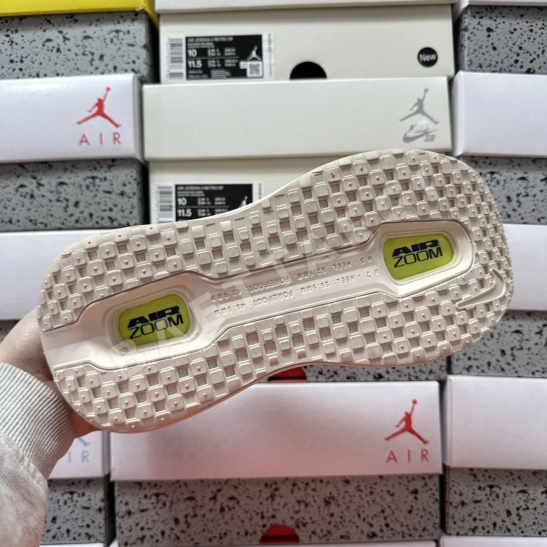 나이키 [5A] 보메로 프리미엄 옐로우 HQ2050-701 201637 Nike Vomero Premium Alabaster 상세 이미지 9