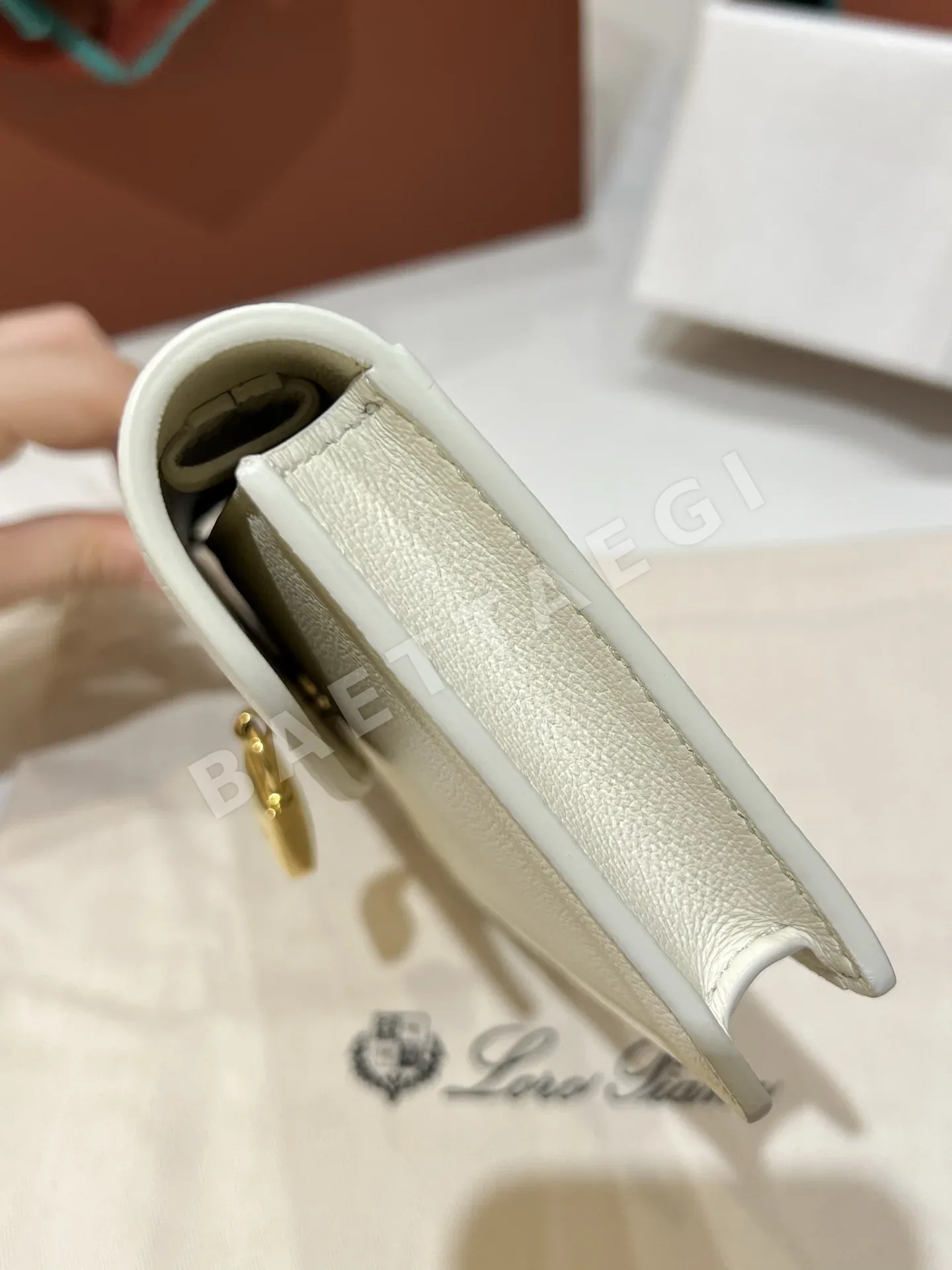 로로피아나 카프스킨 클러치 겸 숄더백 상세 이미지 3