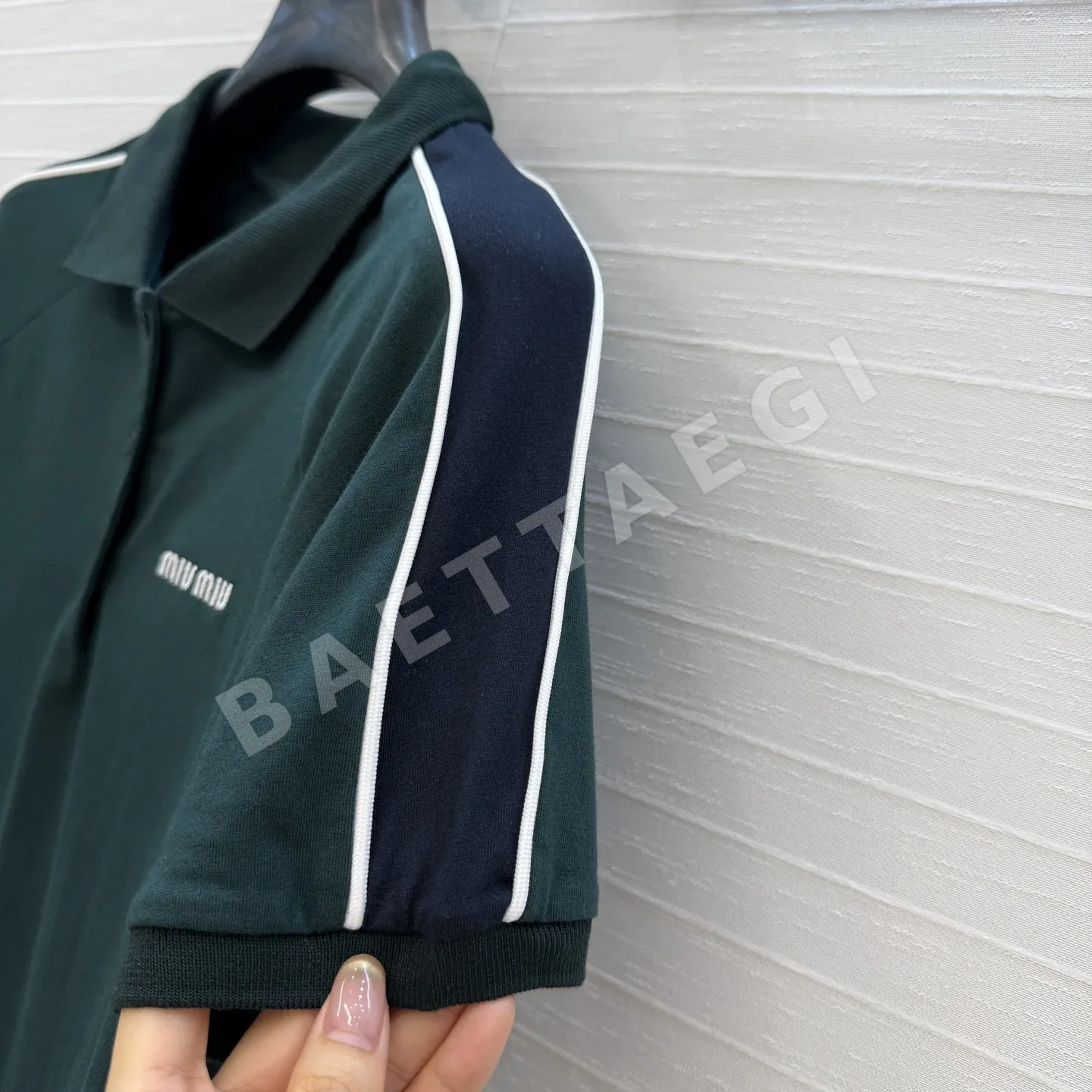 미우미우 컬러 블록 반팔 폴로넥 티셔츠 상세 이미지 5