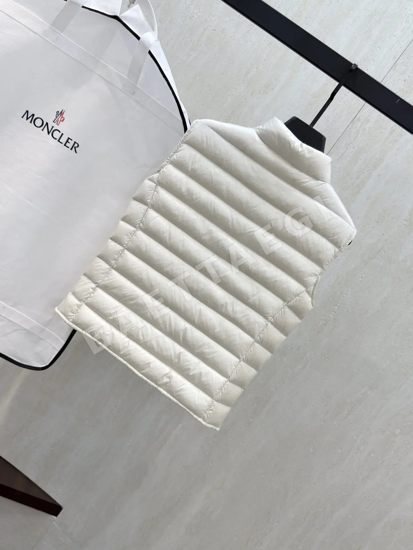 몽클레르 여성 조끼 상세 이미지 4