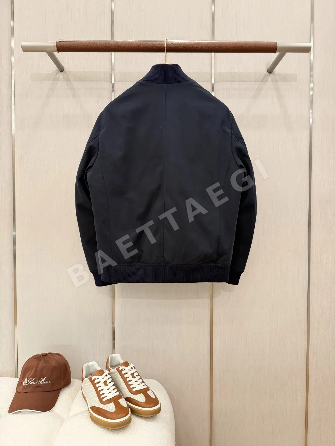 브루넬로쿠치넬리 코튼 봄버 다운 자켓 상세 이미지 9