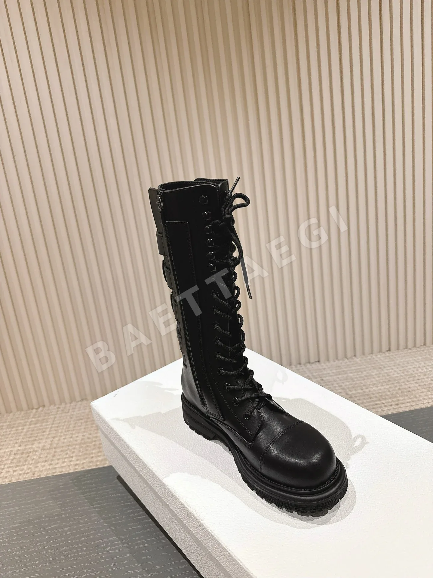 디올 블랙 송아지가죽 롱부츠 8607 상세 이미지 4