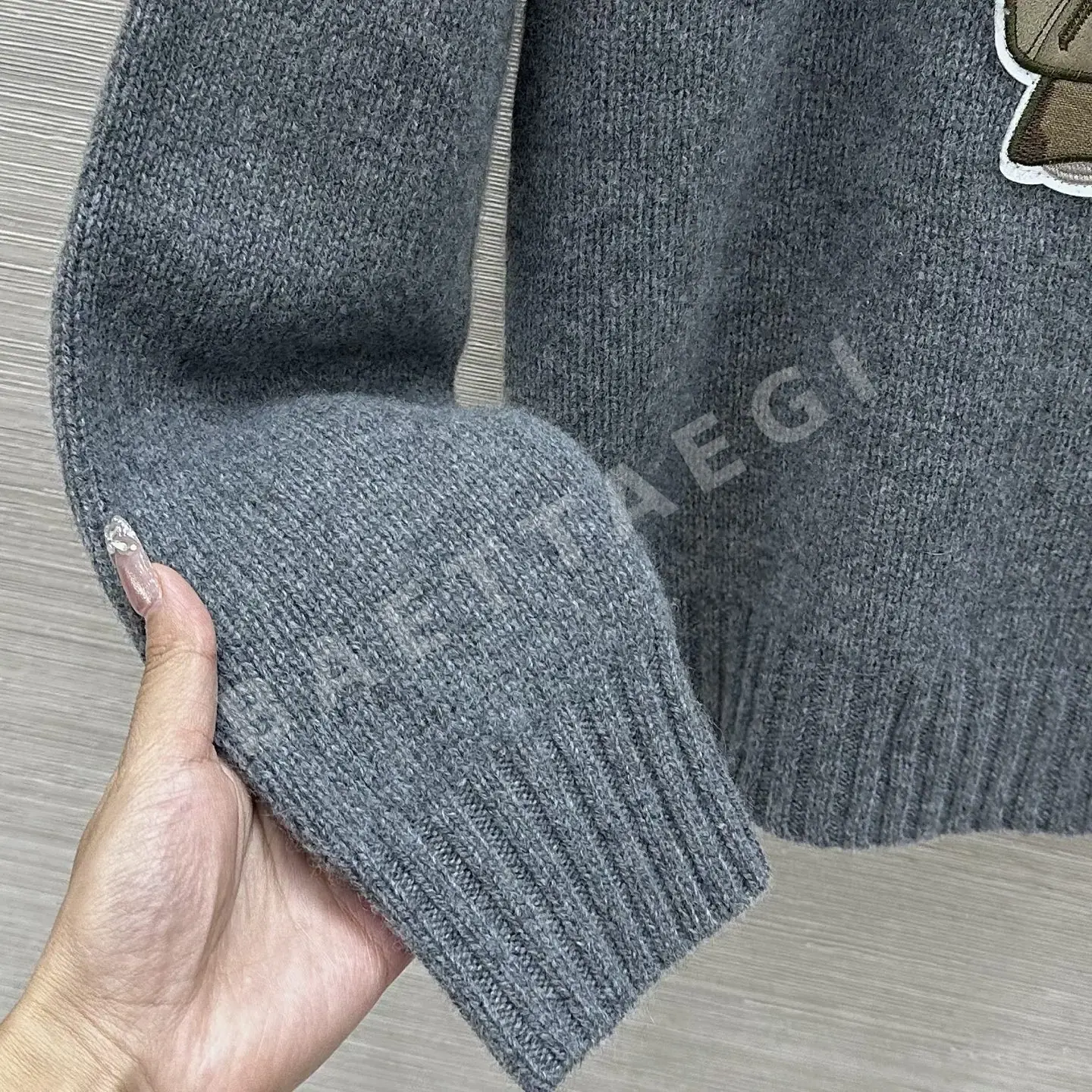 폴로 울 캐시미어 혼방 곰 자수 여성 니트 상세 이미지 6