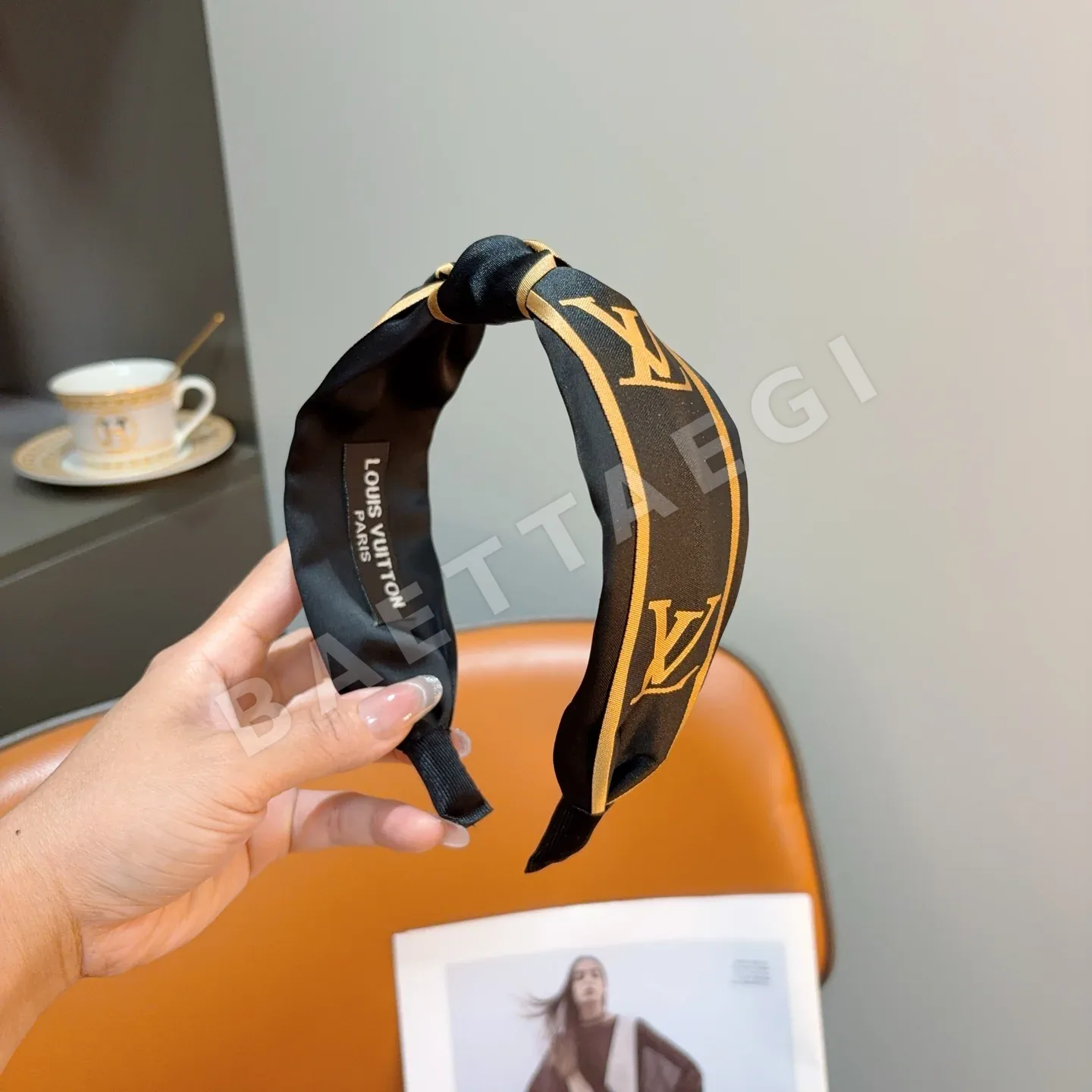 루이비통 센터 노트 헤드밴드 헤어악세 상세 이미지 2