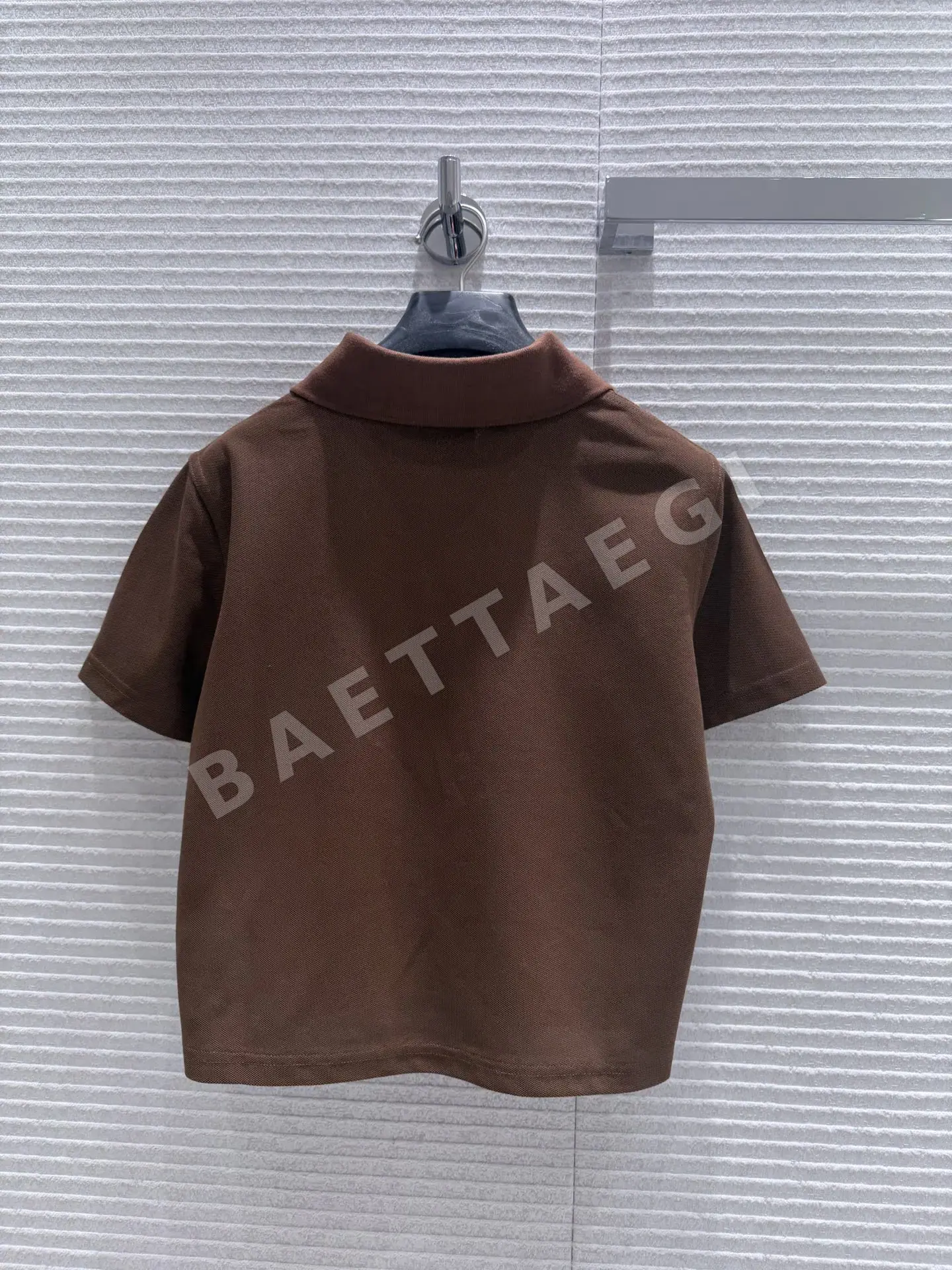 생로랑 화이트 자수 로고 반팔 티셔츠 상세 이미지 9