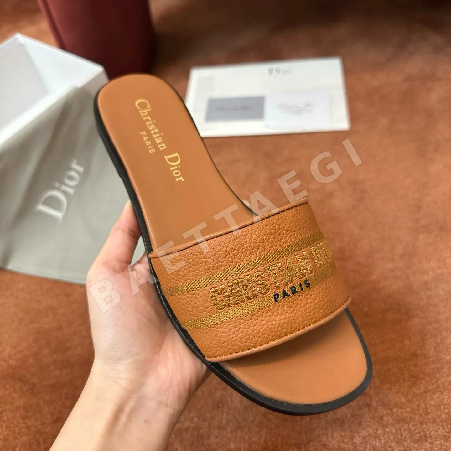 디올 로고 자수 캔버스 플랫 샌들 8647 상세 이미지 3