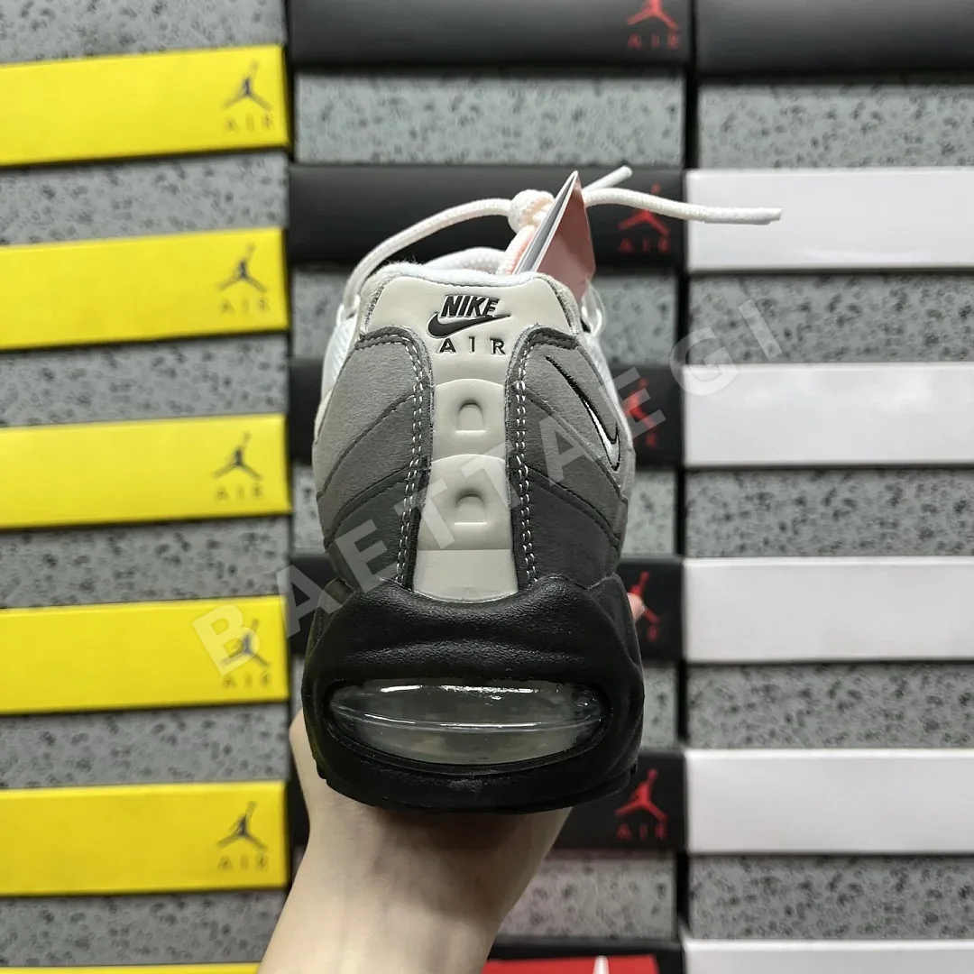 나이키 [WE] 에어 맥스 95 OG HM4740-007 201964 Nike Air Max 95 OG Big Bubble Granite 상세 이미지 7