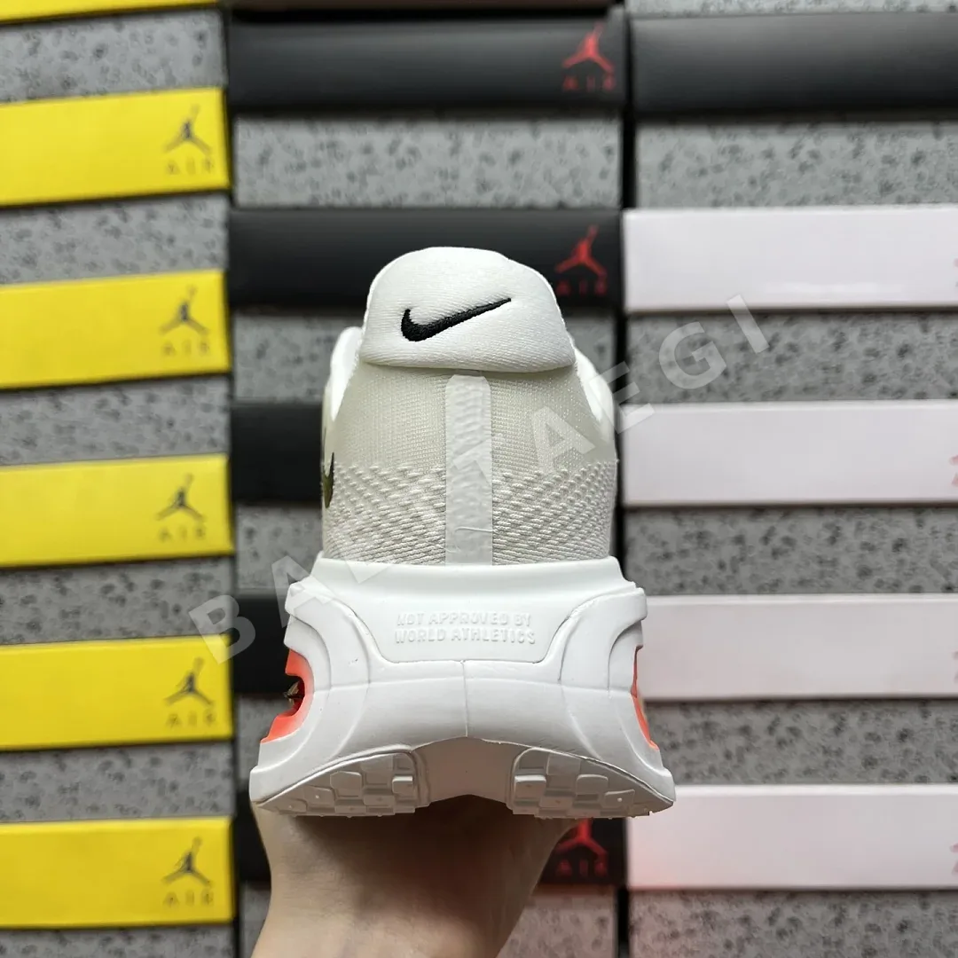 나이키 [CG] 보메로 프리미엄 HQ2050-103 201983 Nike Vomero Premium White Bright Crimson 상세 이미지 7