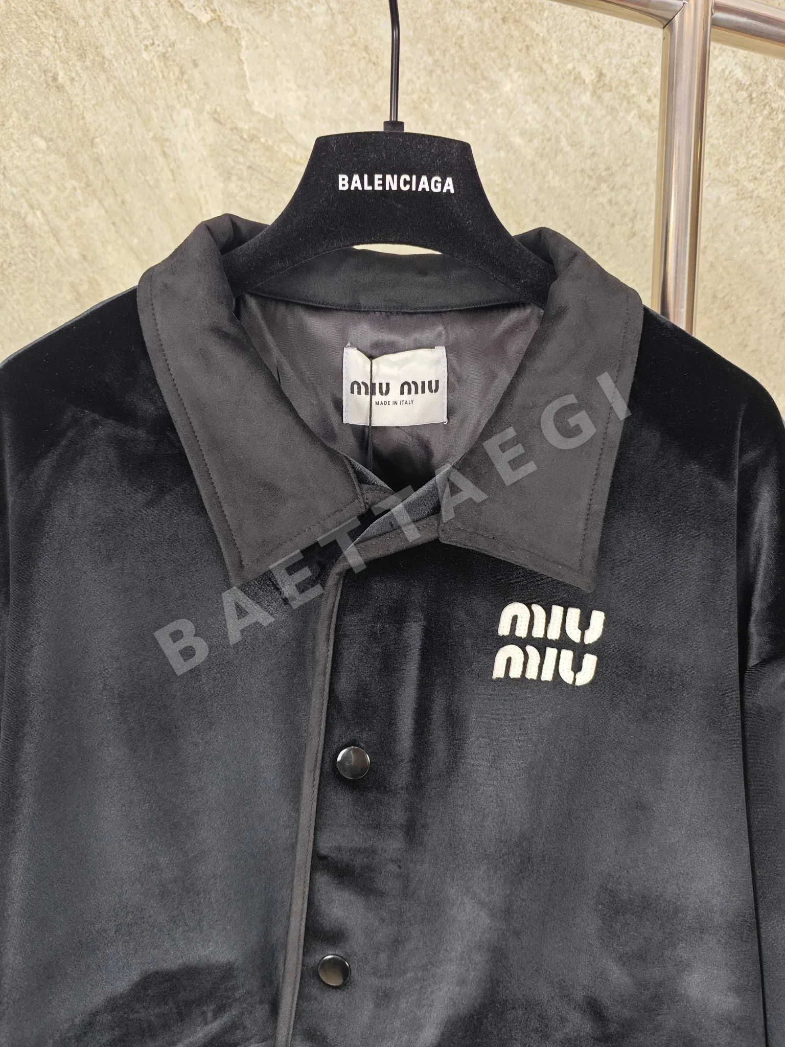 미우미우 벨벳 패치워크 자켓 상세 이미지 3
