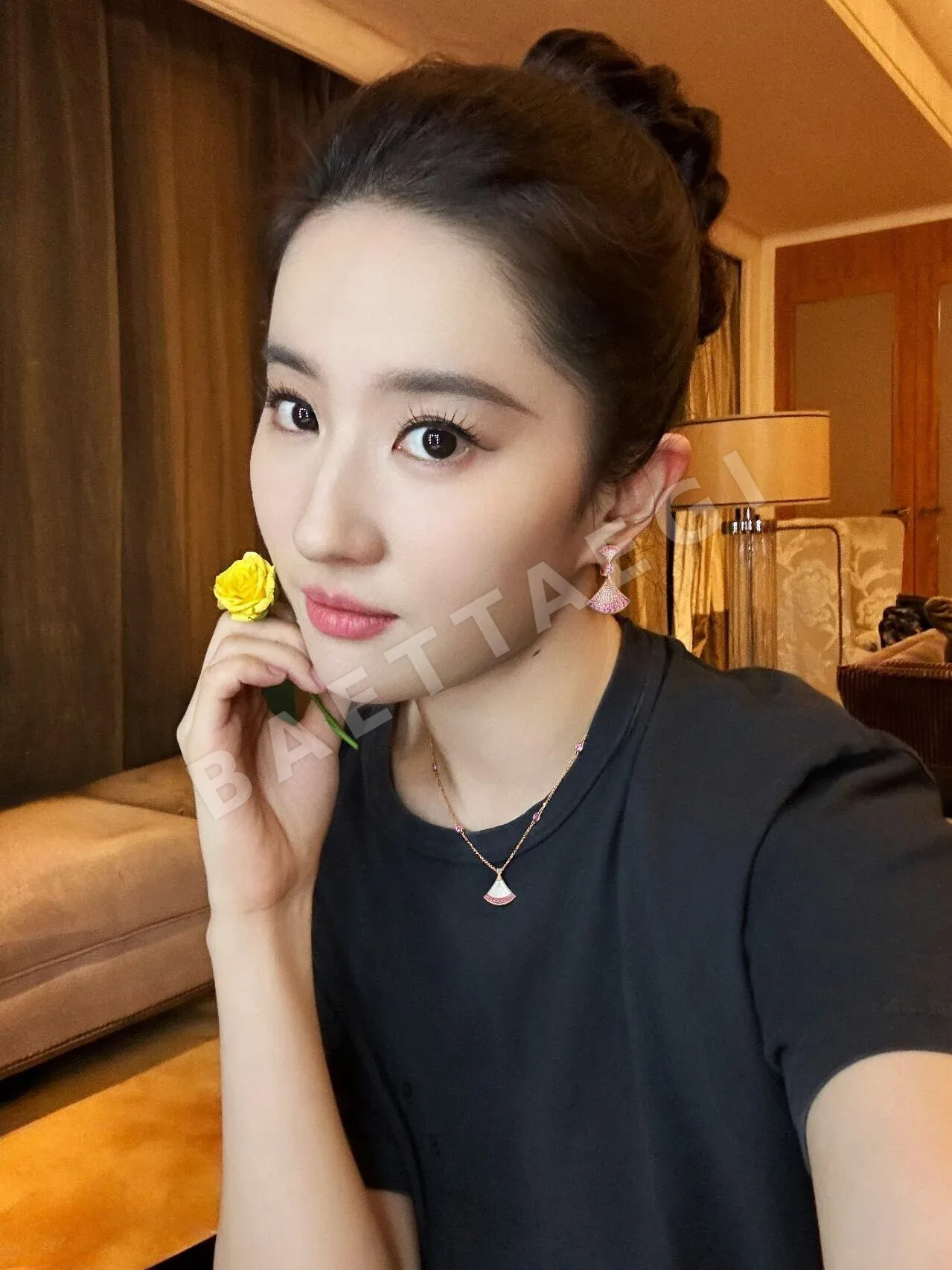불가리 디바즈 드림 로즈골드 귀걸이 상세 이미지 4