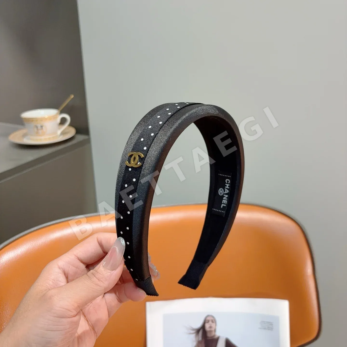 샤넬 도트 무늬 헤어밴드 상세 이미지 3