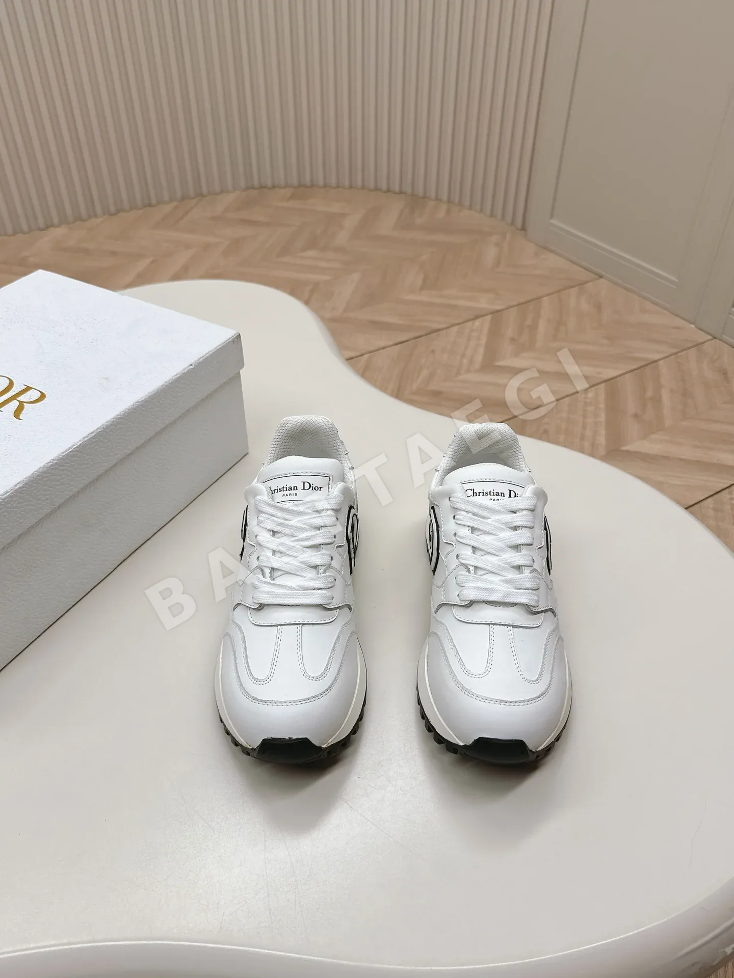 디올 메시 소가죽 태슬 스니커즈 105186