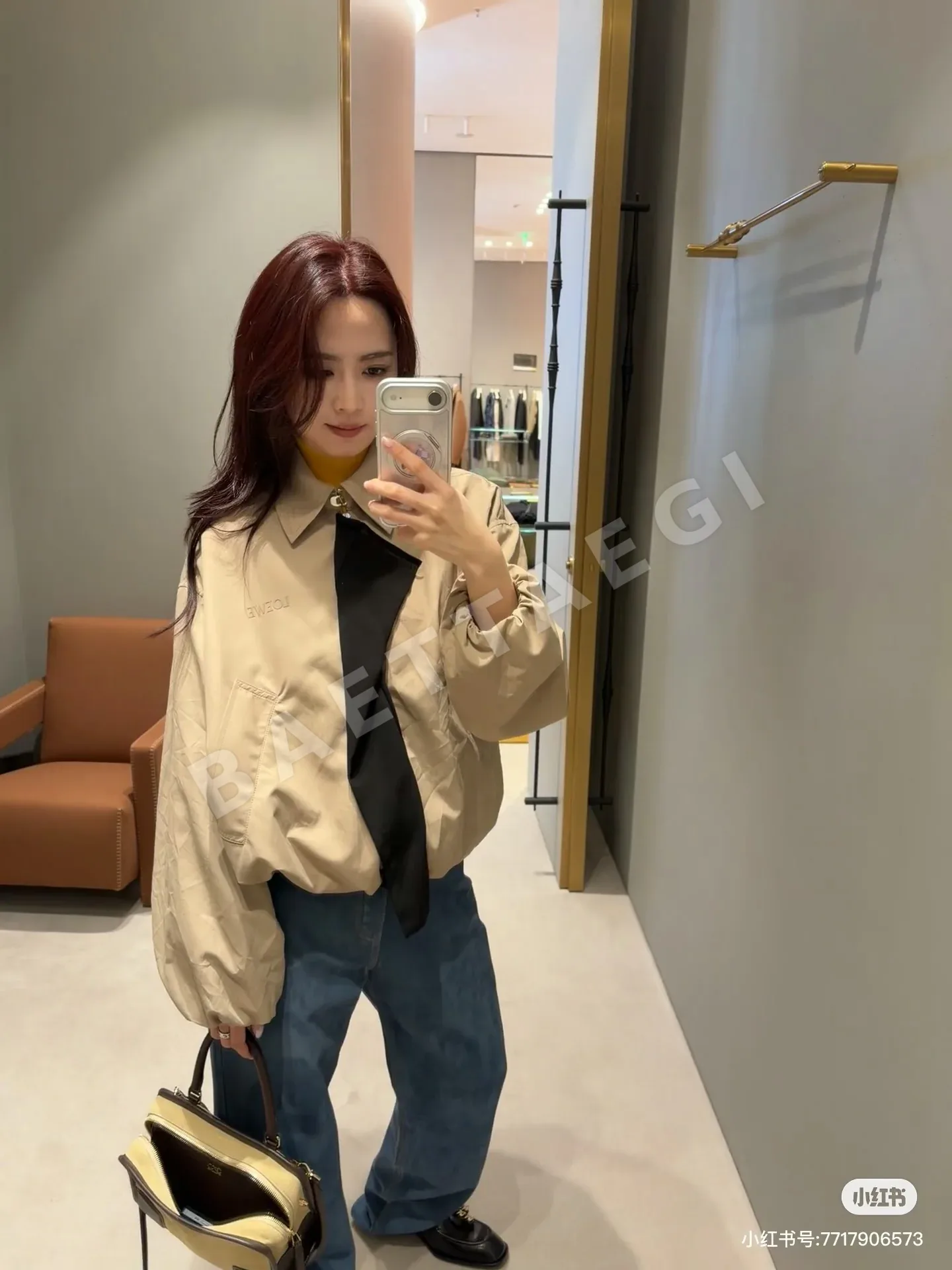 로에베 컬러 블록 경량 테크 플리츠 포플린 자켓 상세 이미지 9