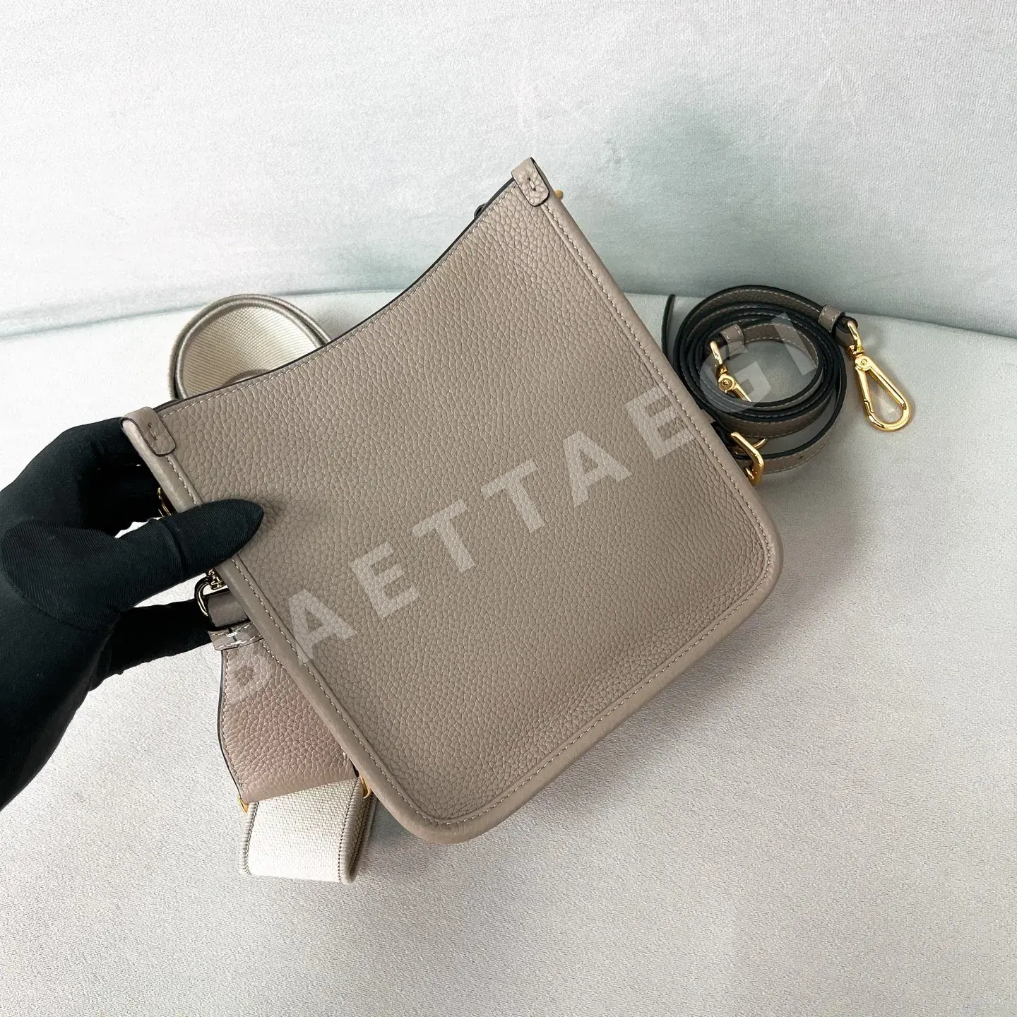 프라다 뉴 그레인 소가죽 숄더백 1BH191 상세 이미지 4