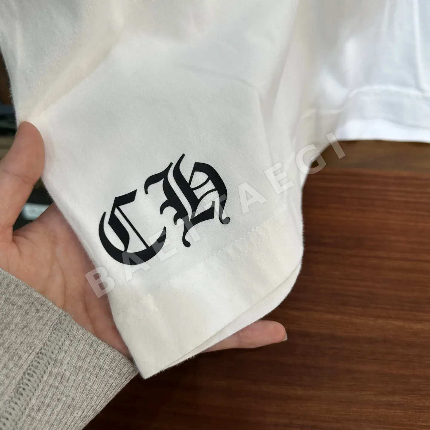 크롬하츠 남성 220 g 플리스 반팔 티셔츠 상세 이미지 4