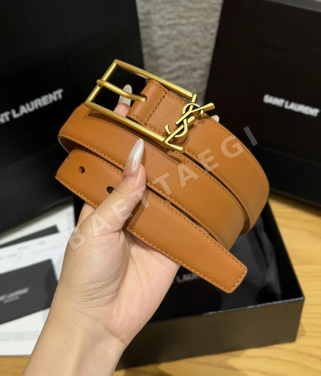 생로랑 카산드르 스퀘어 버클 스무스 카프스킨 벨트 상세 이미지 2