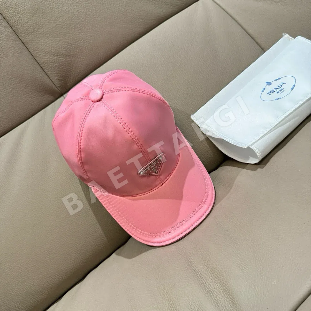프라다 메탈 로고 야구모자 84698