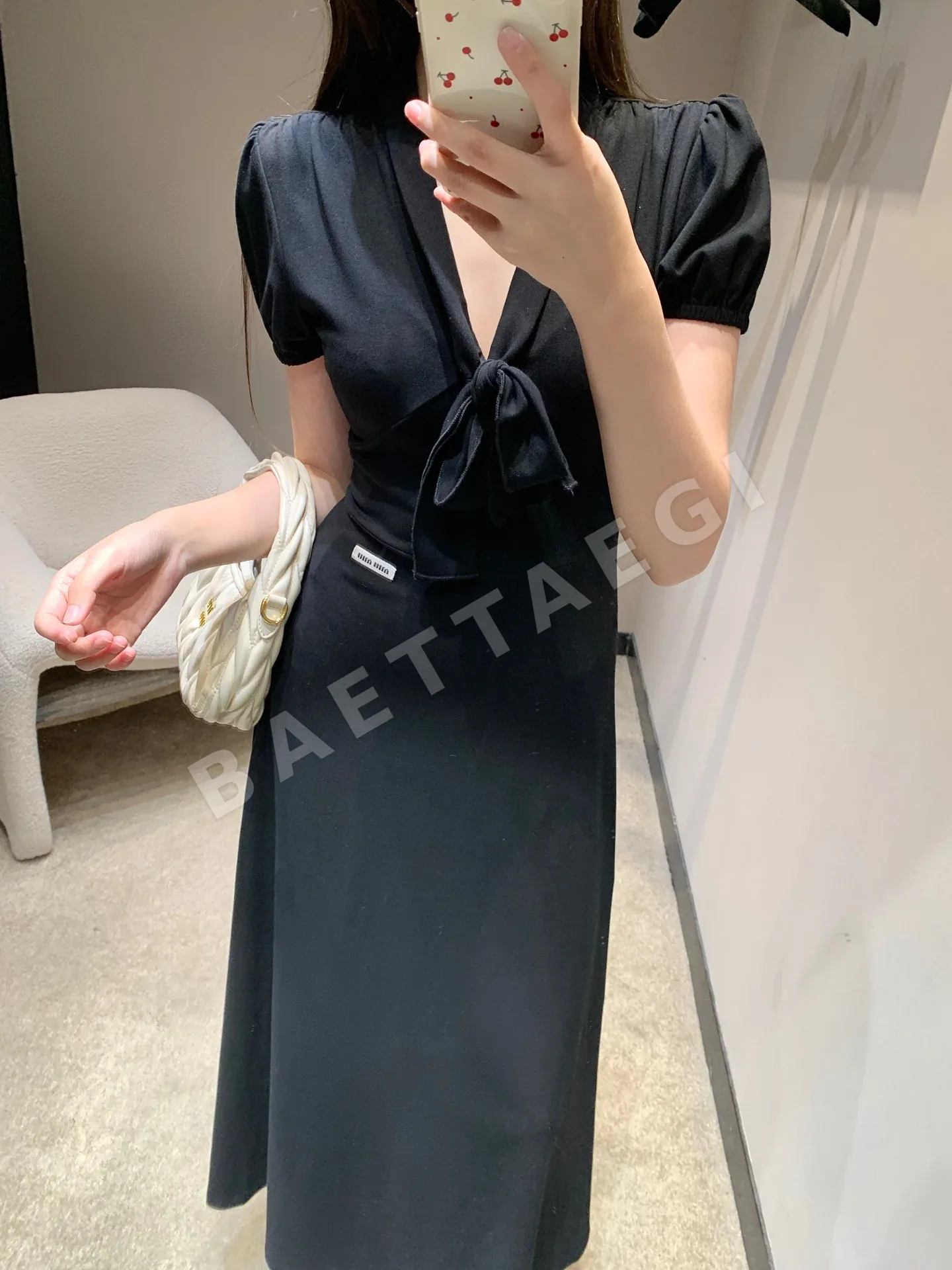 미우미우 브이넥 폴로 카라 퍼프소매 원피스 상세 이미지 8
