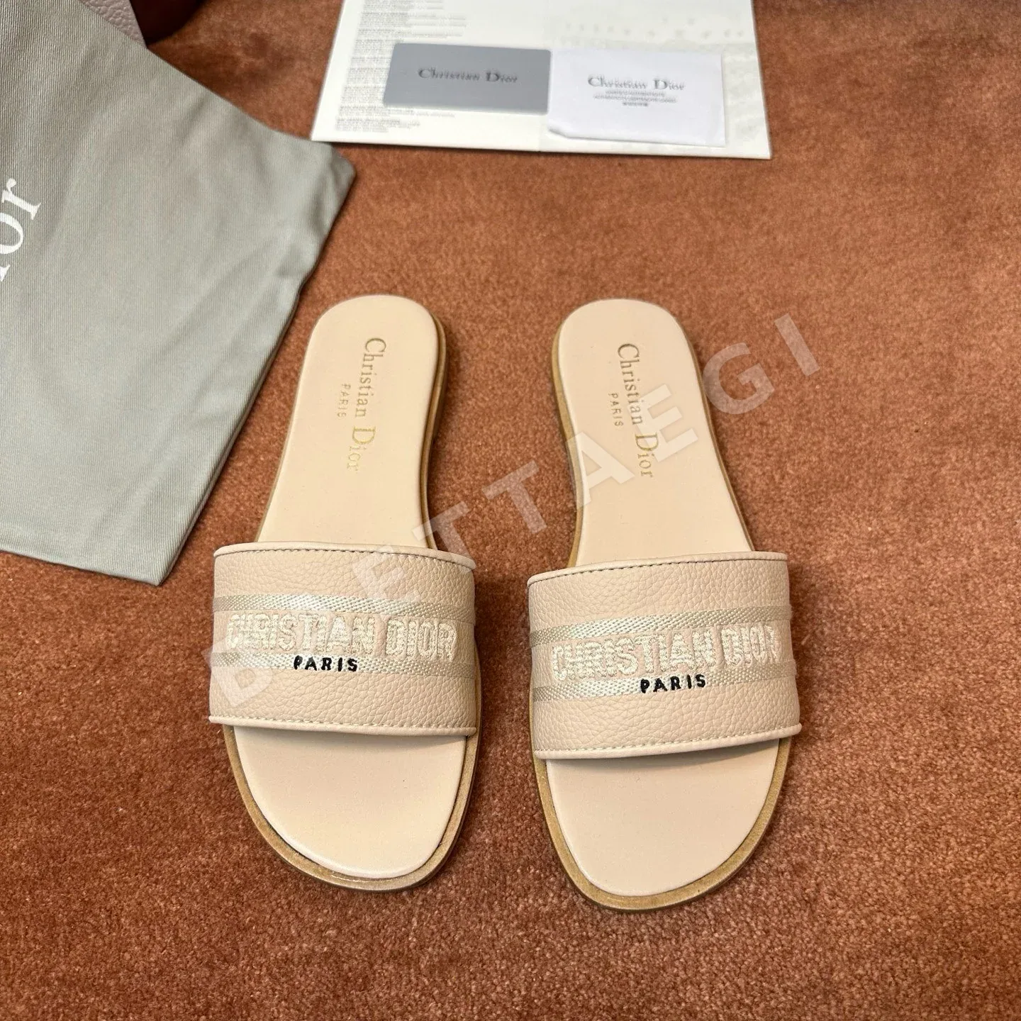 디올 로고 자수 캔버스 플랫 26304