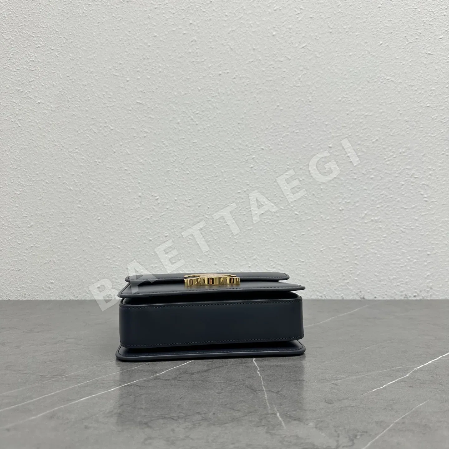 셀린느 티엔 가랑스 송아지가죽 지갑 상세 이미지 4