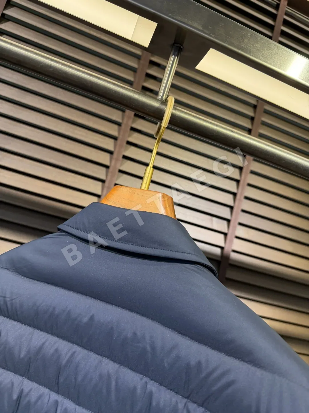 몽클레르 부르동 다운 셔츠 자켓 네이비 M6502 상세 이미지 9