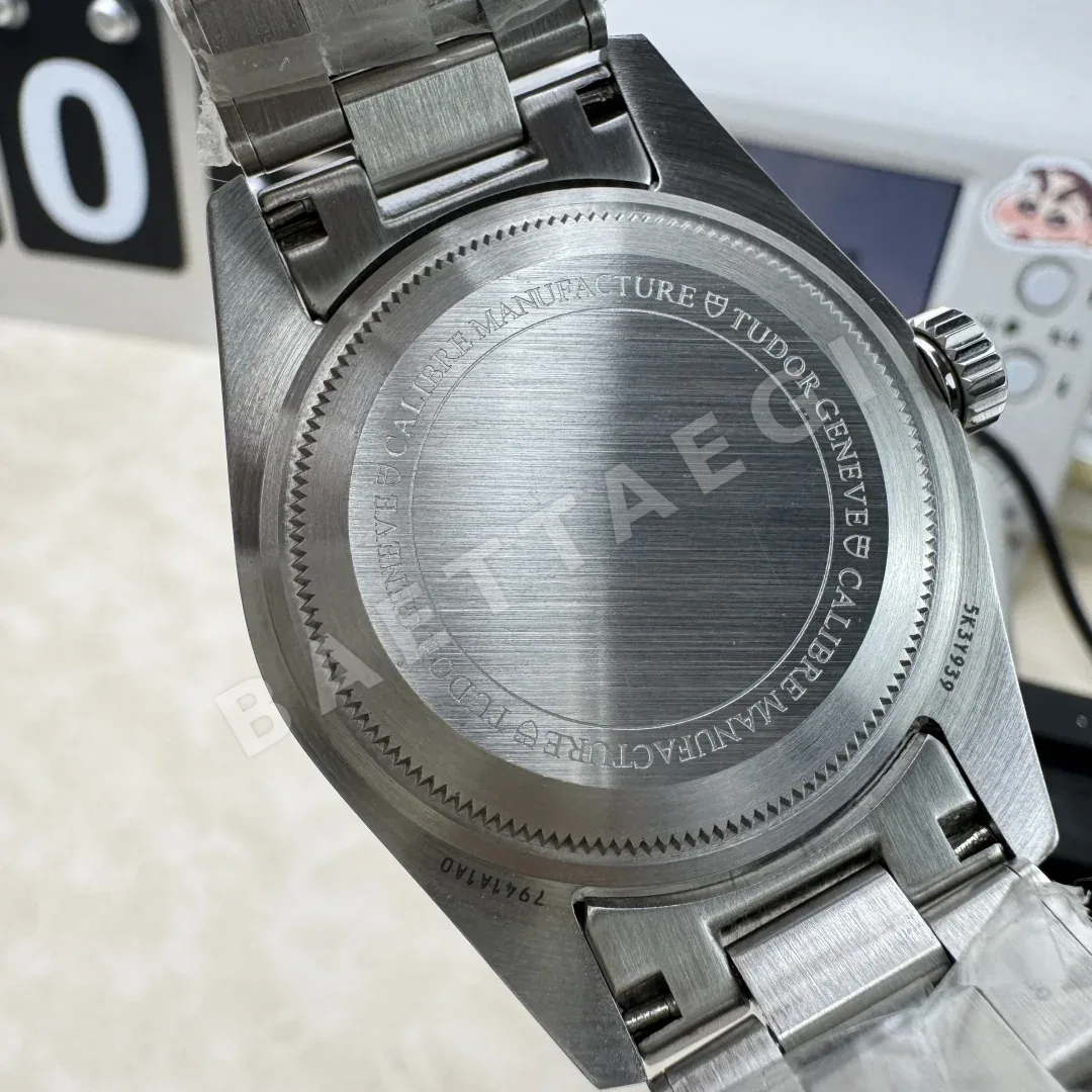 튜더 블랙베이 GMT 코크 베젤 남성 시계 상세 이미지 8