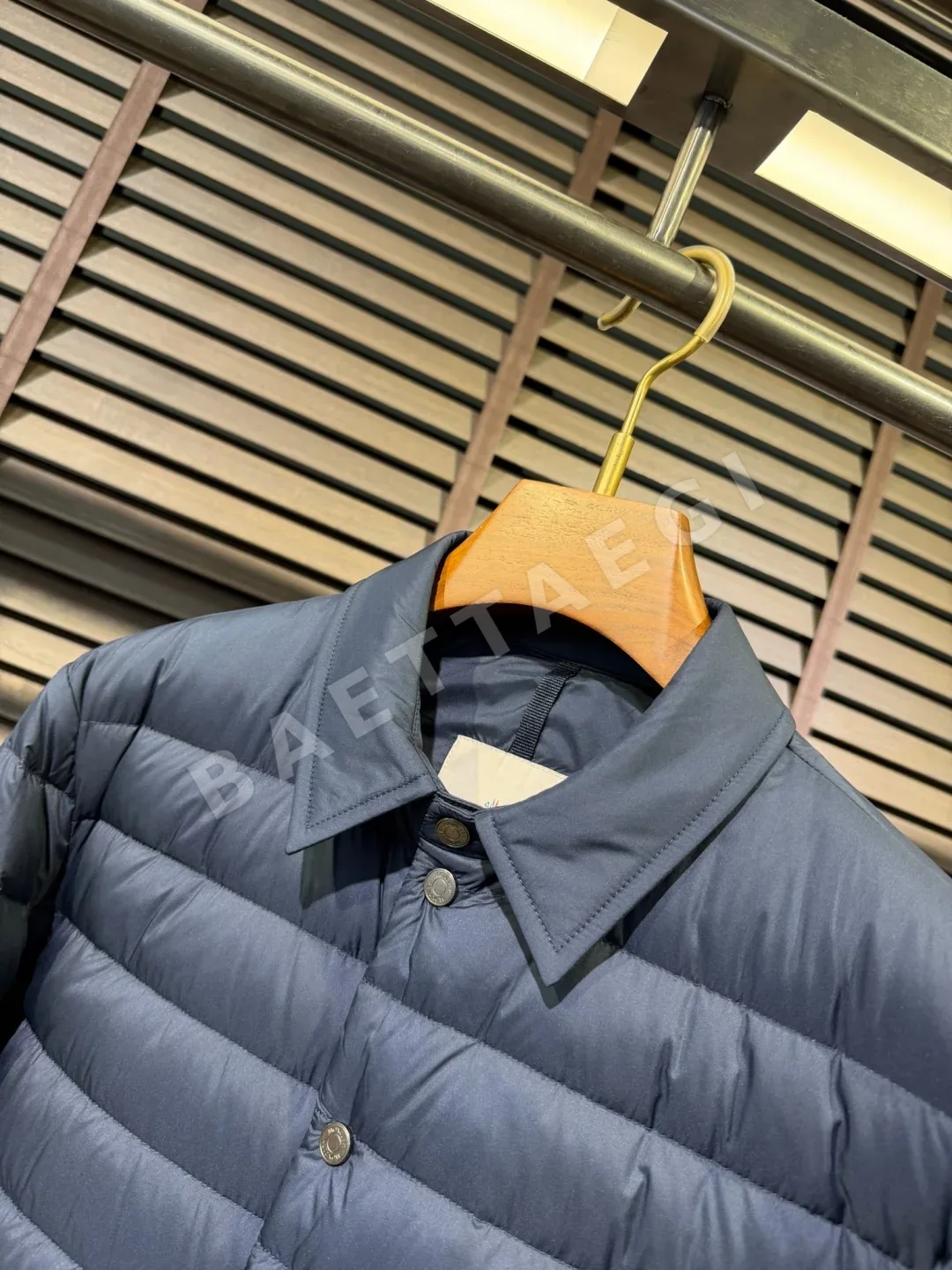 몽클레르 부르동 다운 셔츠 자켓 네이비 M6502 상세 이미지 4