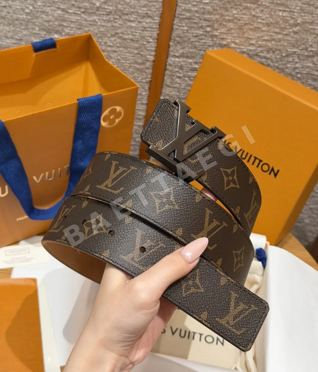 루이비통 이니셜 40mm 리버시블 벨트 상세 이미지 2