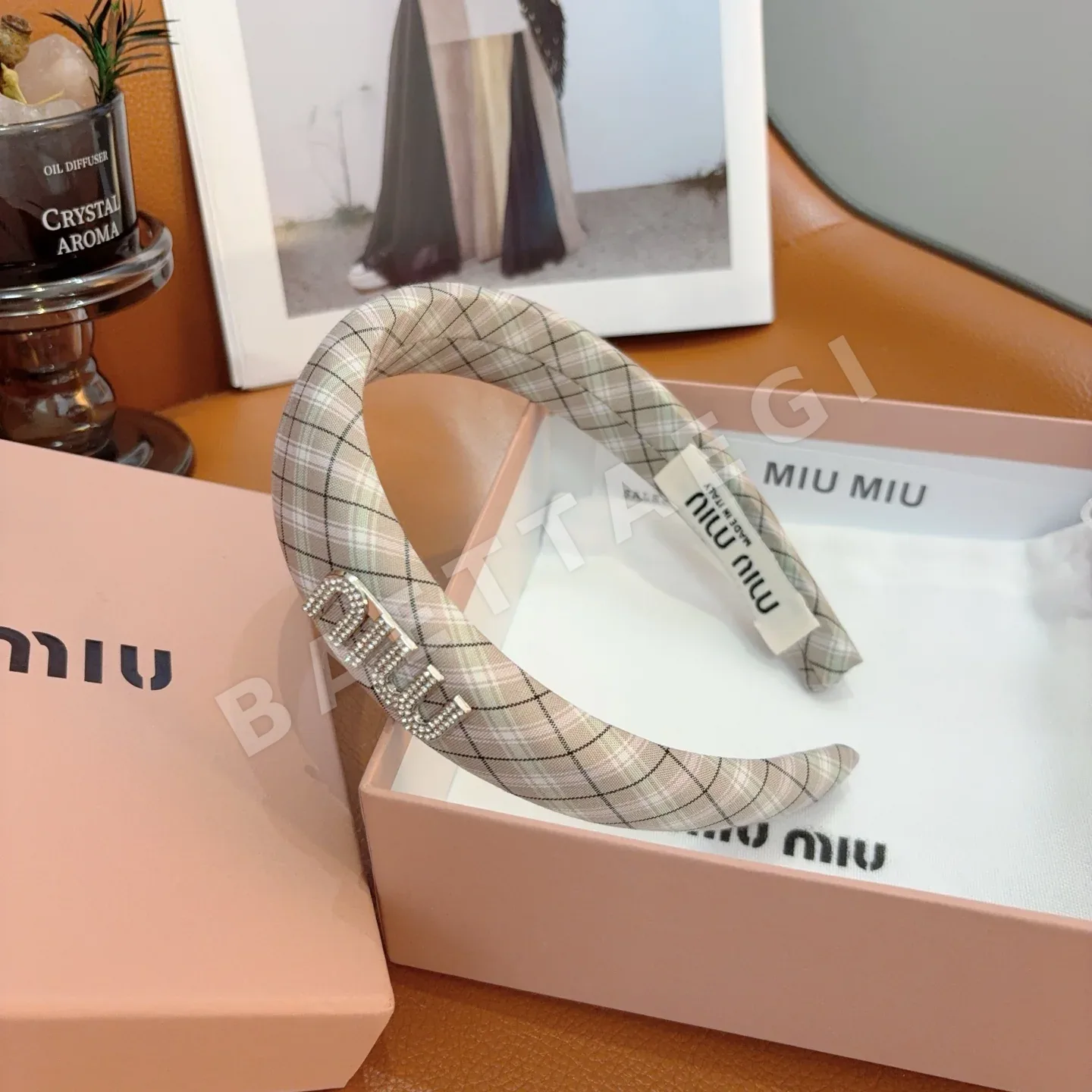 미우미우 메탈 로고 헤어밴드 상세 이미지 6