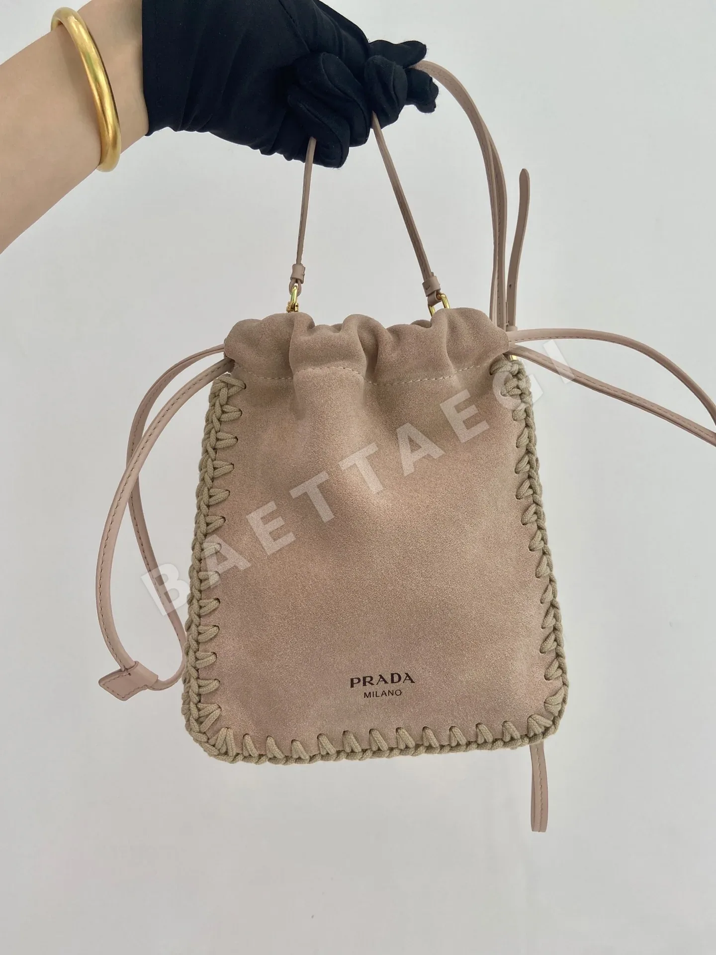 프라다 직조 스웨이드 클러치 가방 1ZT092