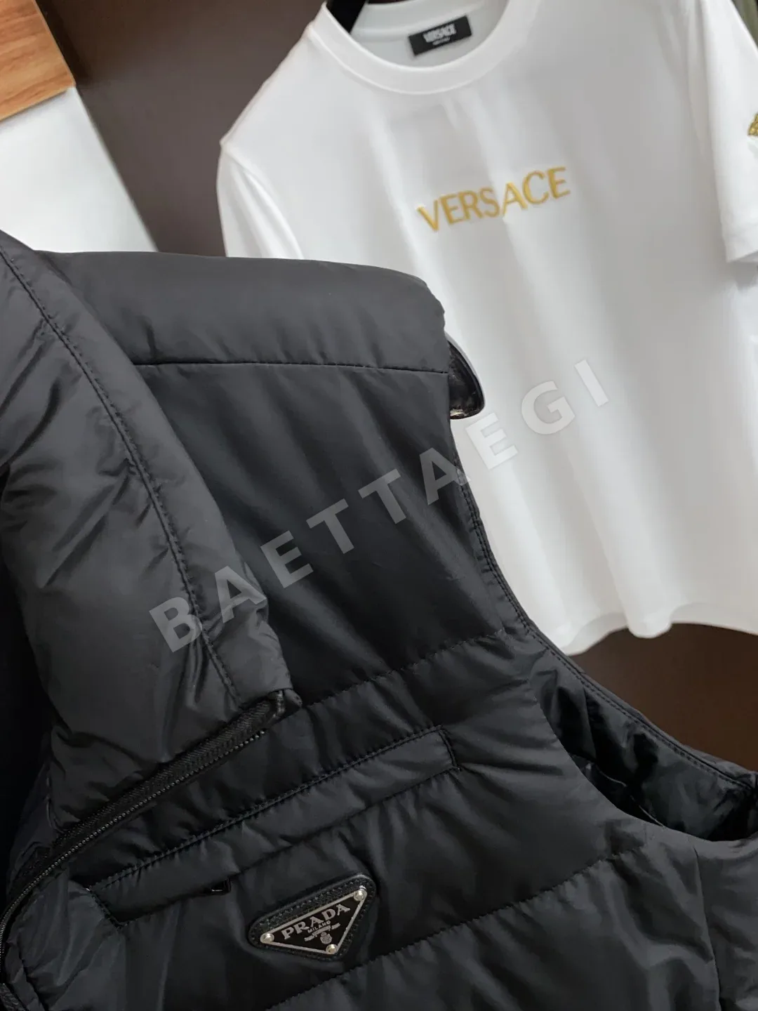 프라다 화이트 덕다운 남성 조끼 상세 이미지 4