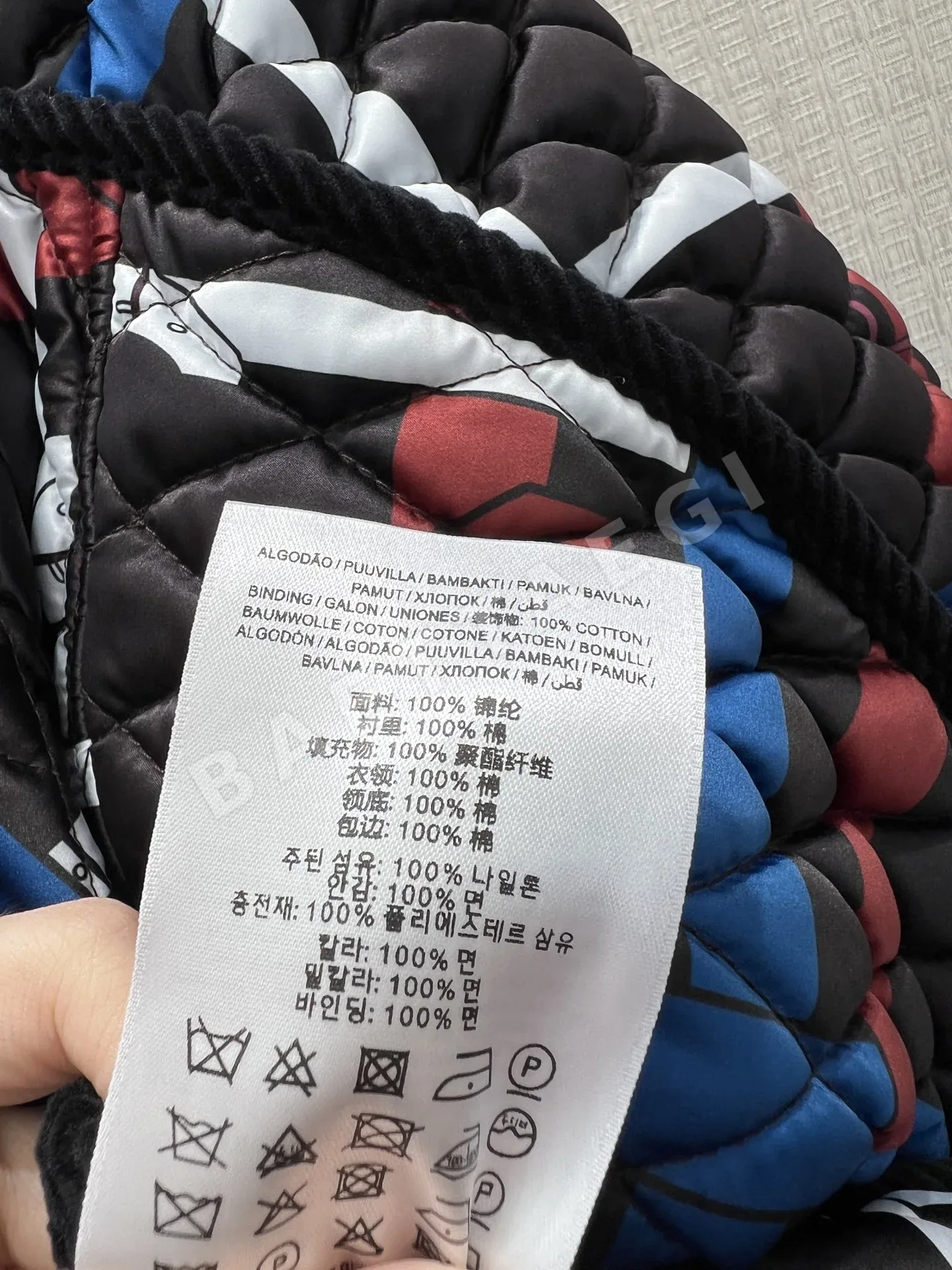 버버리 다이아몬드 퀼팅 코튼 패드 여성 자켓 상세 이미지 9