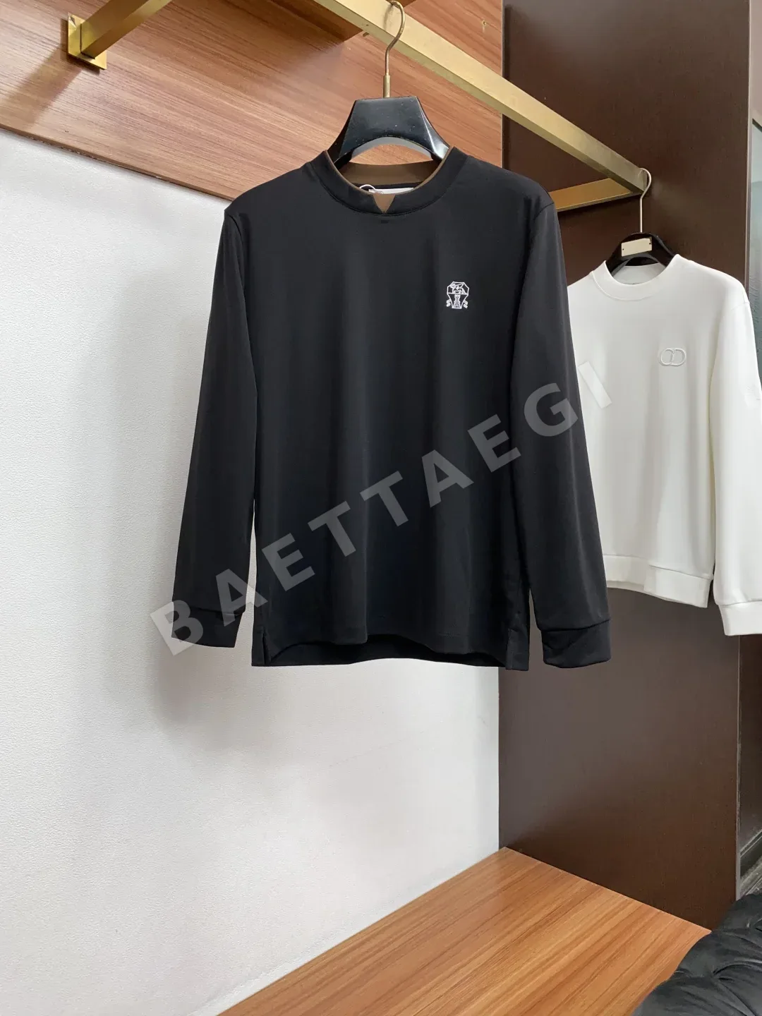 브루넬로쿠치넬리 남성 라운드넥 긴팔 티셔츠 169690