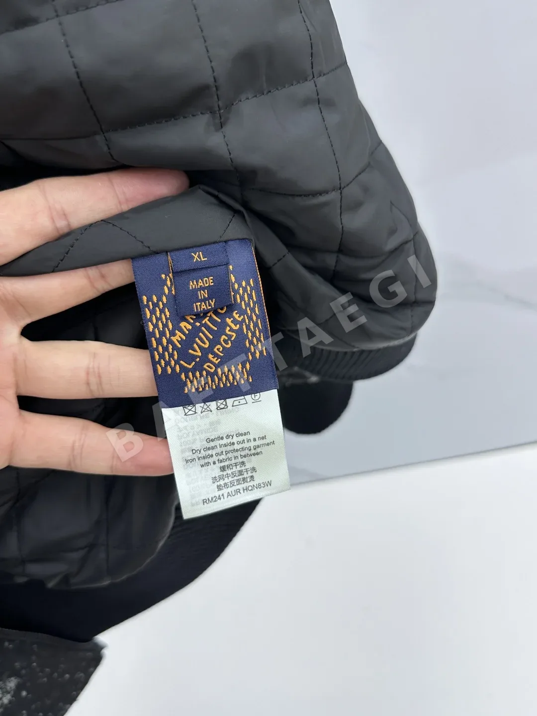 루이비통 라펠 패딩 자켓 상세 이미지 8
