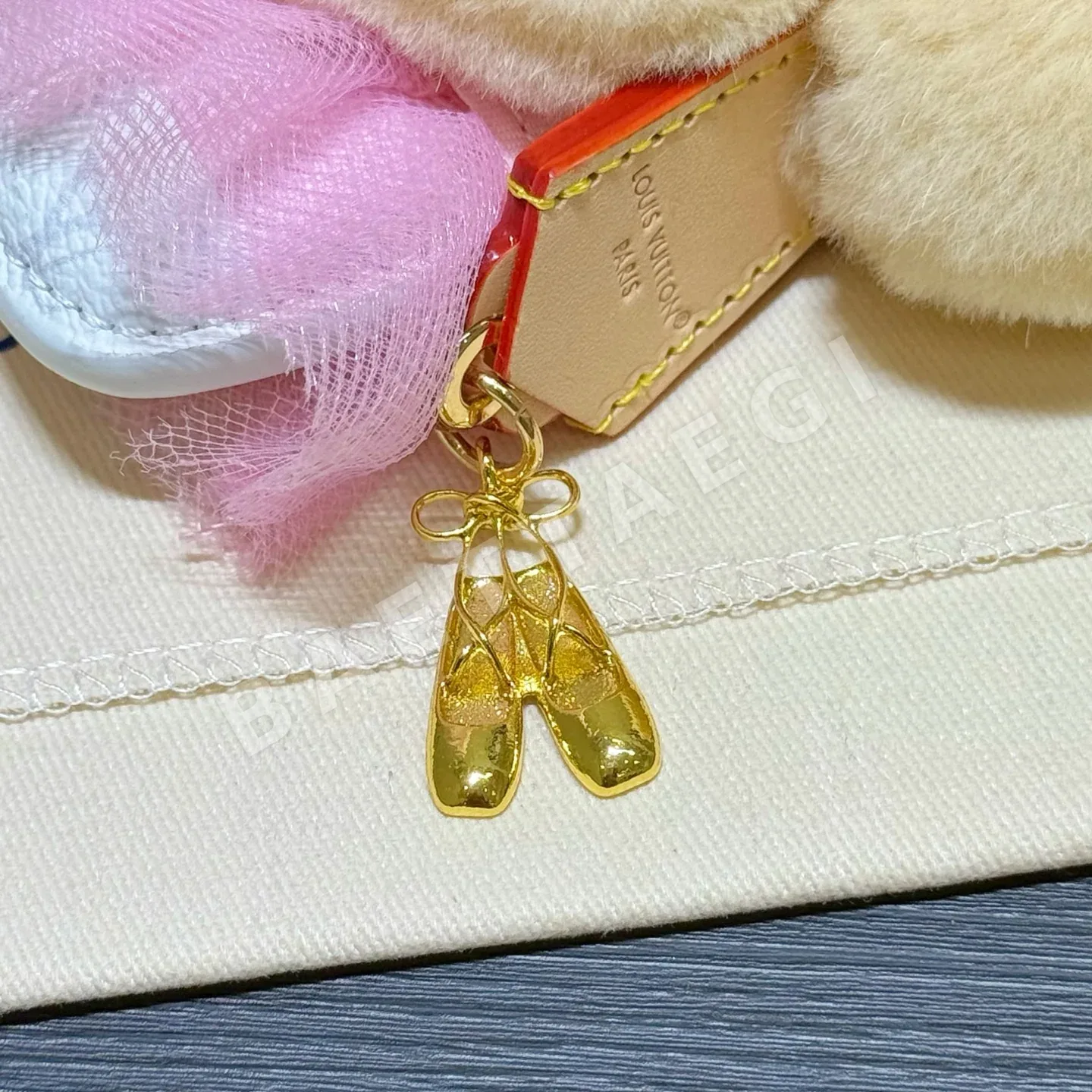 루이비통 비비안 해바라기 모노그램 키링 상세 이미지 6