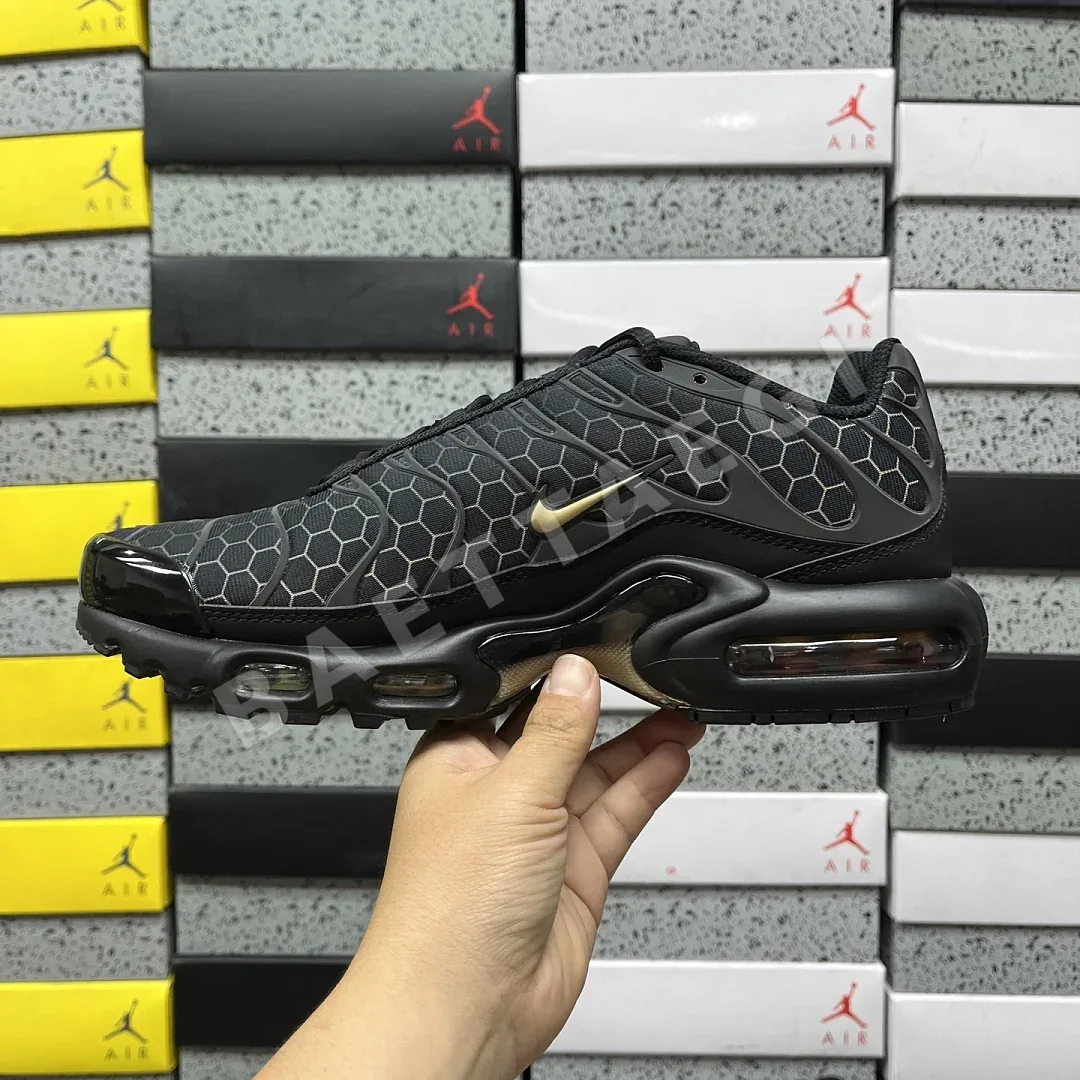 나이키 [DF] 에어 맥스 플러스 IQ0287-010 201548 Nike Air Max Plus Black Honey 상세 이미지 8