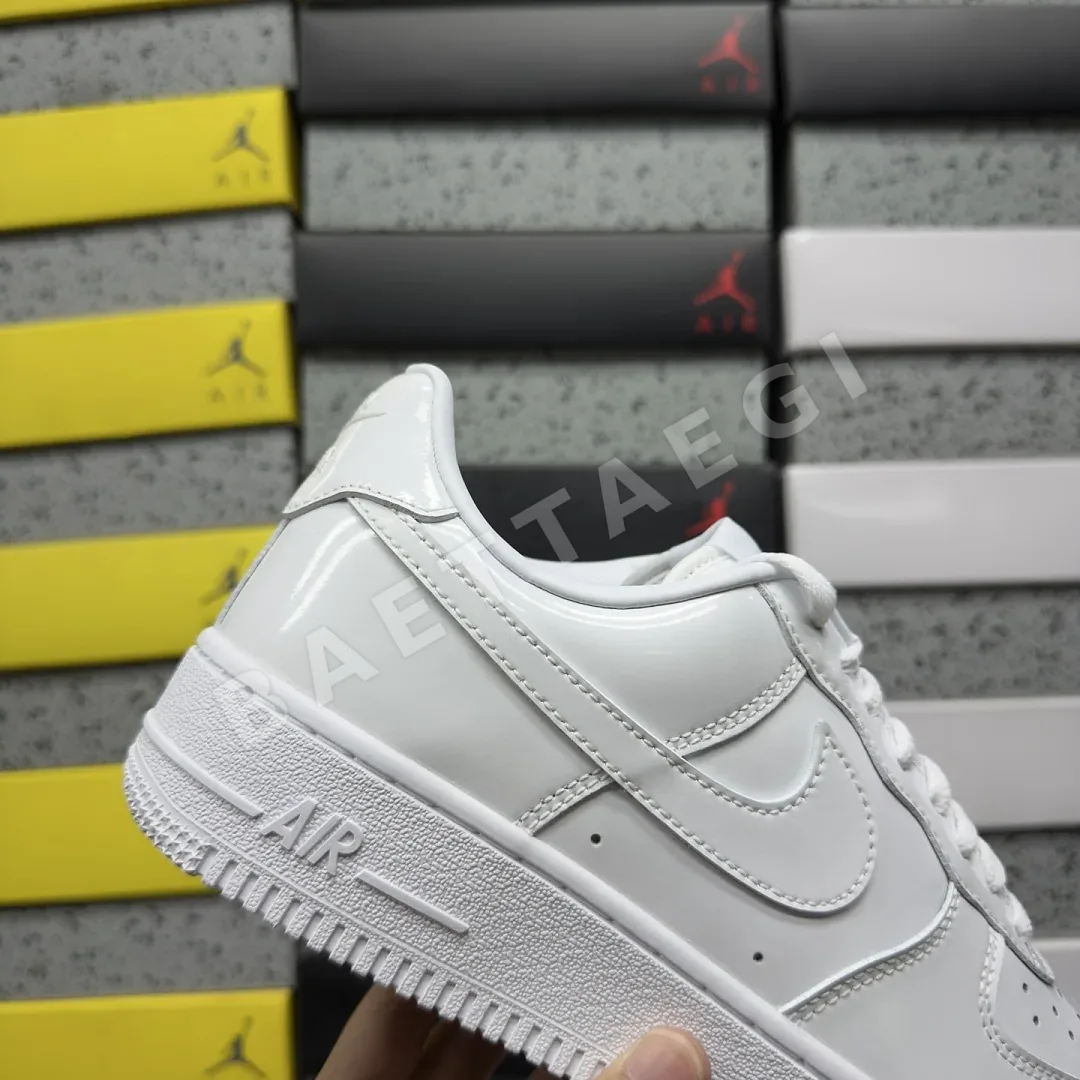 나이키 [MAX] 에어 포스 1 로우 IV2857-100 201752 Nike Air Force 1 Low '07 Premium White 상세 이미지 7