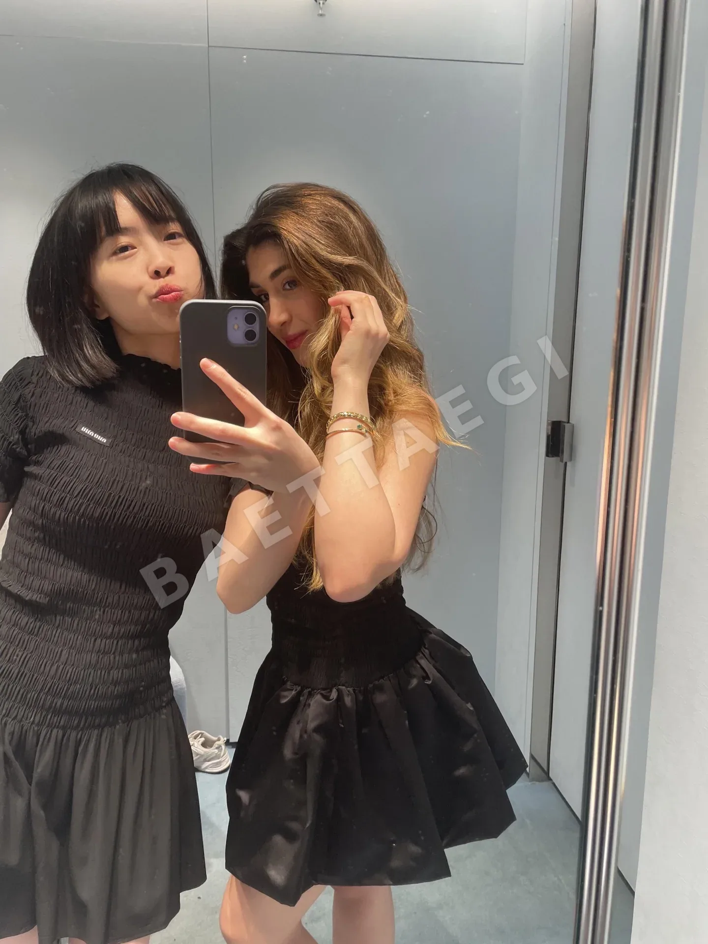 미우미우 조제트 플리츠 반팔 미니드레스 상세 이미지 3