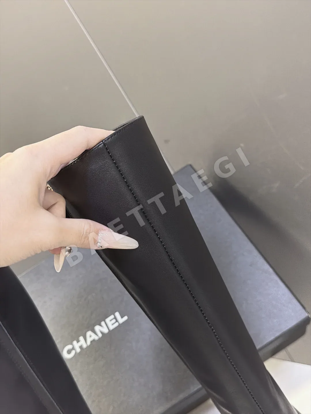 샤넬 부츠 램스킨 진주 더블 C 로고 힐 상세 이미지 8