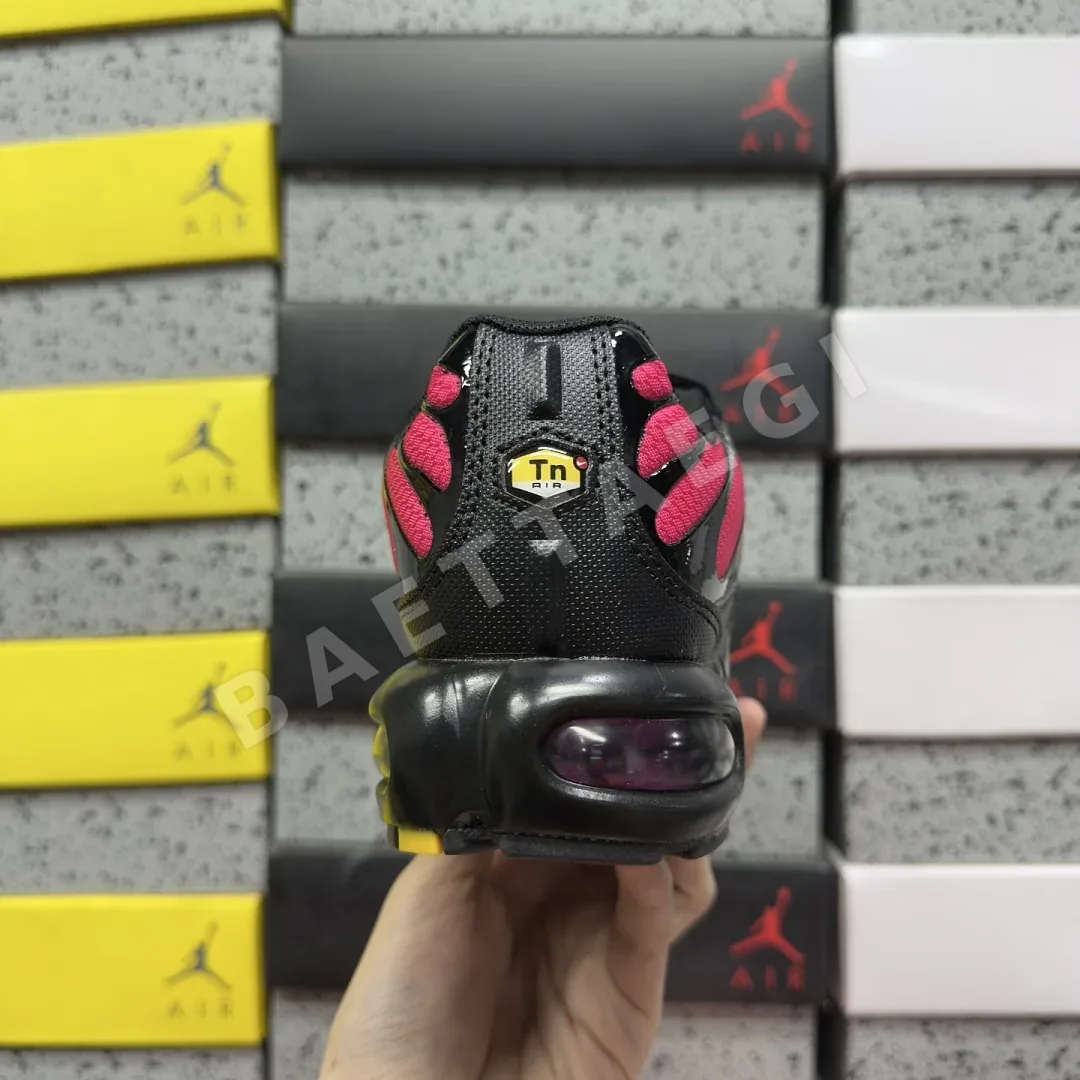나이키 [BD] 에어 맥스 플러스 DM0032-020 201921 Nike Air Max Plus Black Hyper Pink 상세 이미지 9