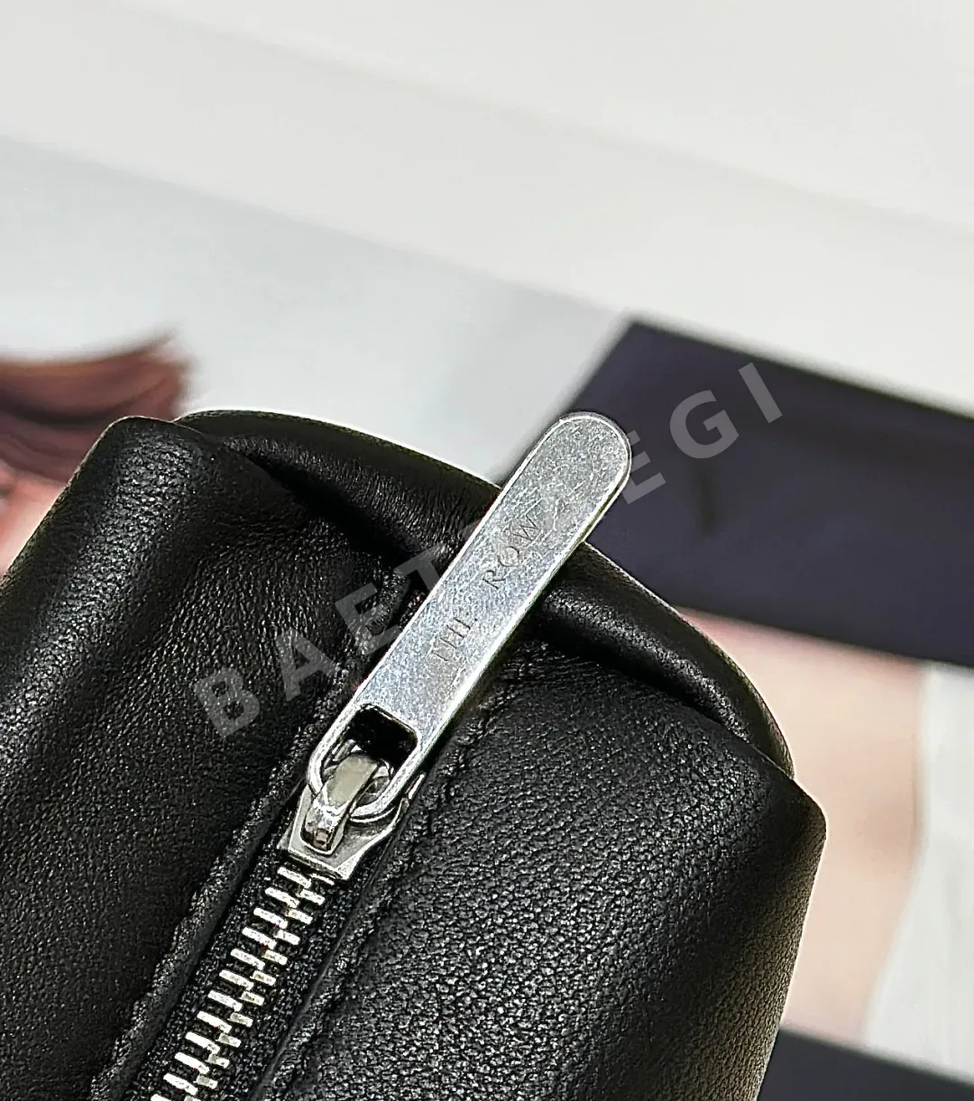 더로우 워터다이 램스킨 클러치백 상세 이미지 5