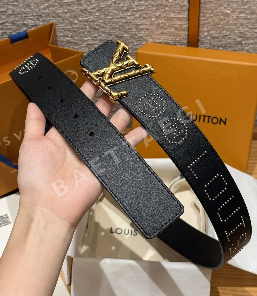 루이비통 디멘션 로커빌리 스터드 40mm 리버서블 벨트 상세 이미지 5