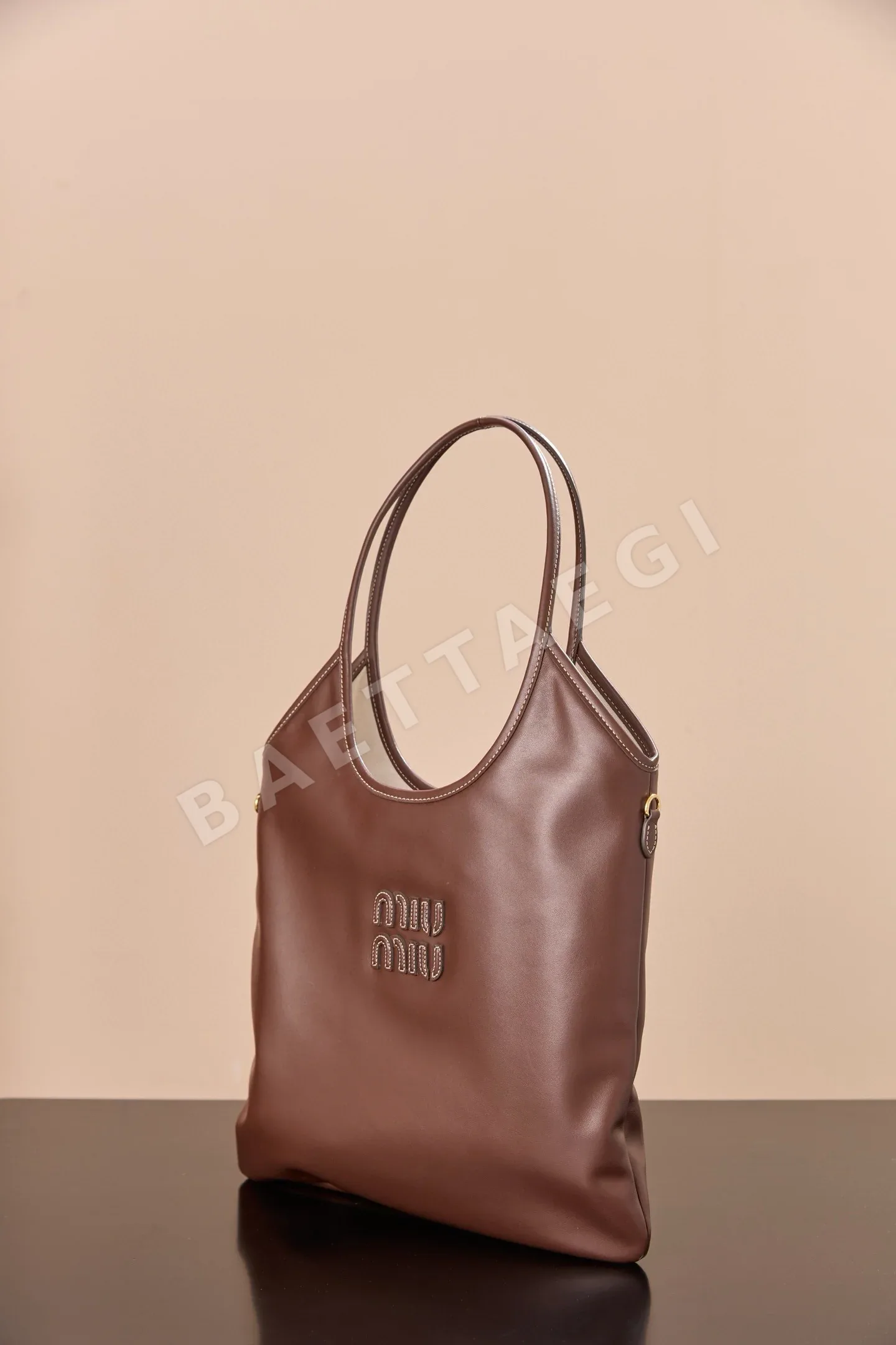 미우미우 아이비 우드 컬러 가죽 가방 5BQ231M980 상세 이미지 3