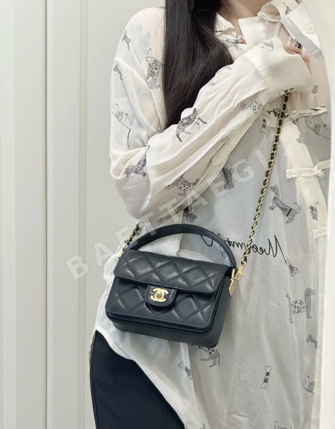 샤넬 클래식 캐비어스킨 스퀘어 핸드백 193590