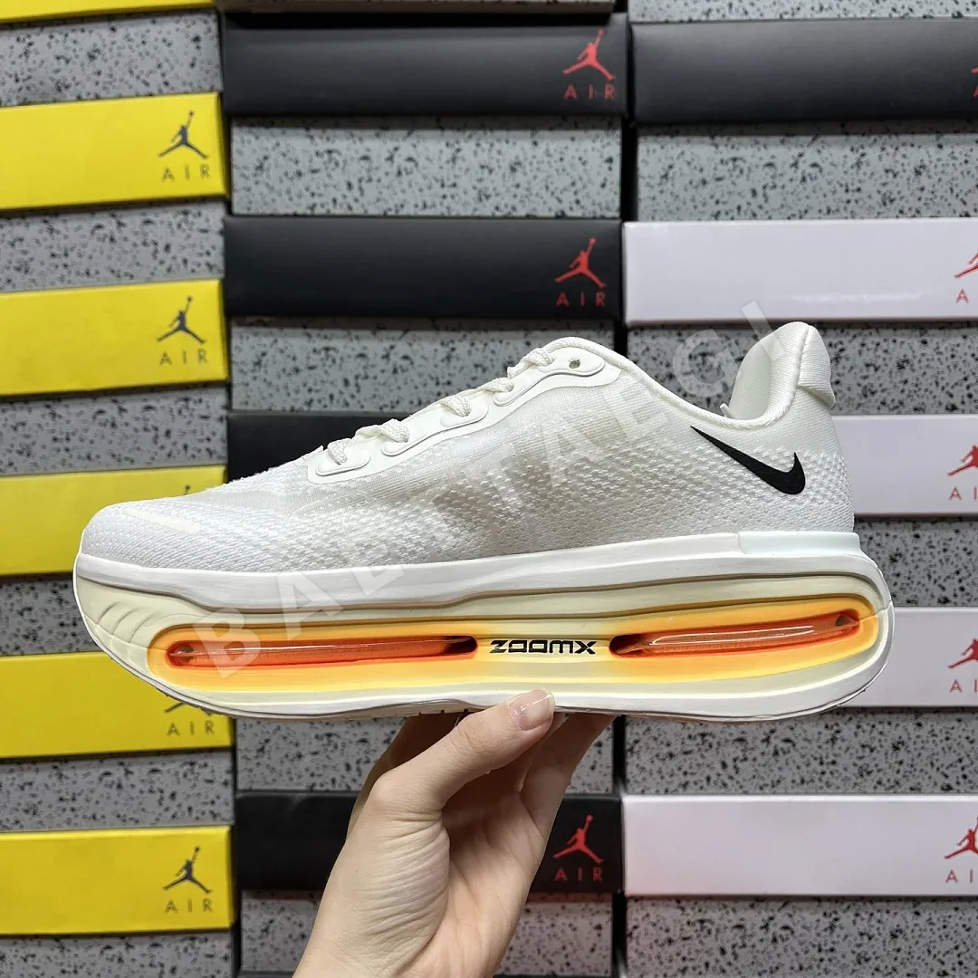 나이키 [CG] 보메로 프리미엄 IQ4035-100 201984 Nike Vomero Premium Sail Coconut Milk 상세 이미지 7