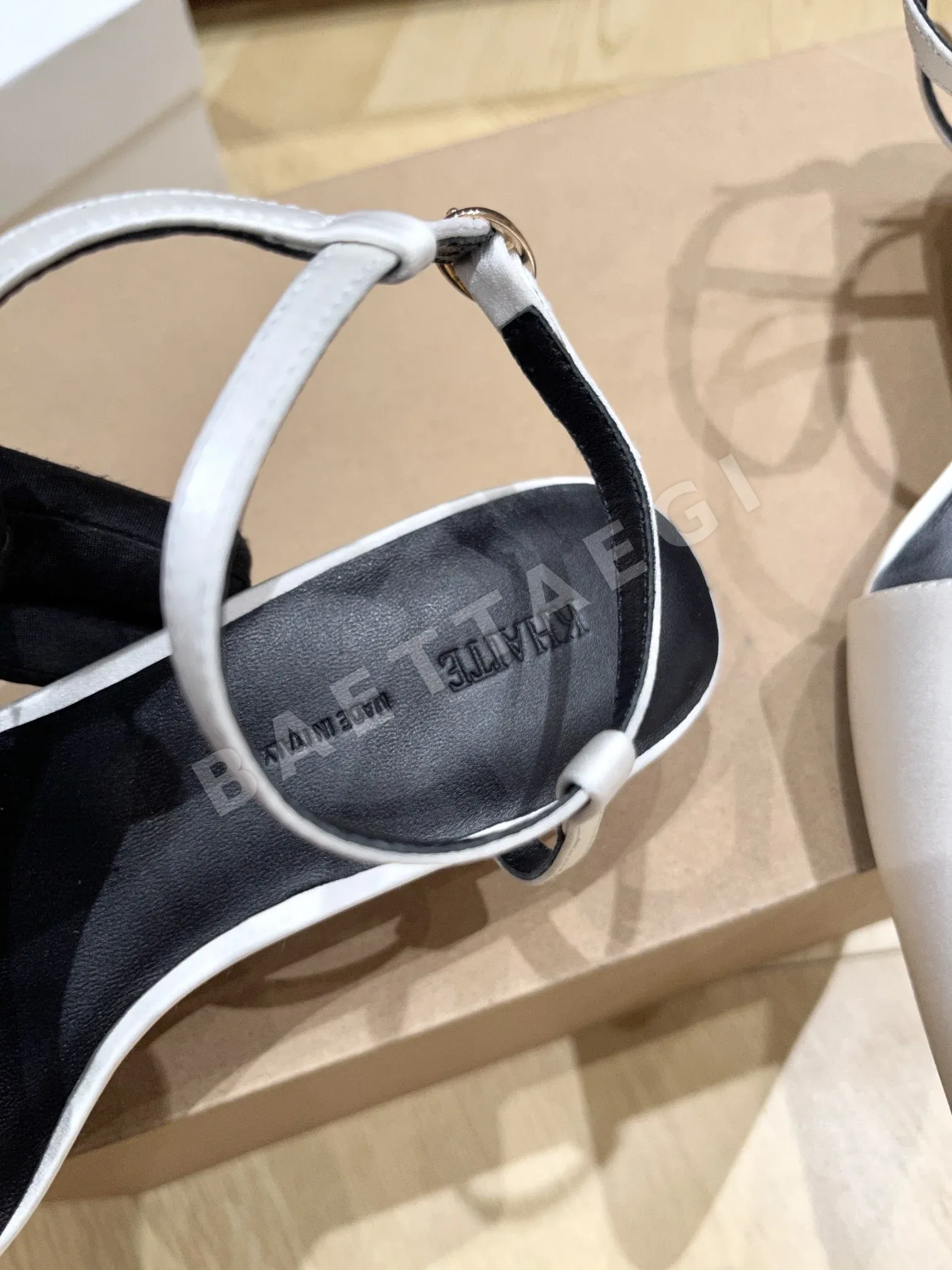 케이트 실크 램스킨 샌들 상세 이미지 7